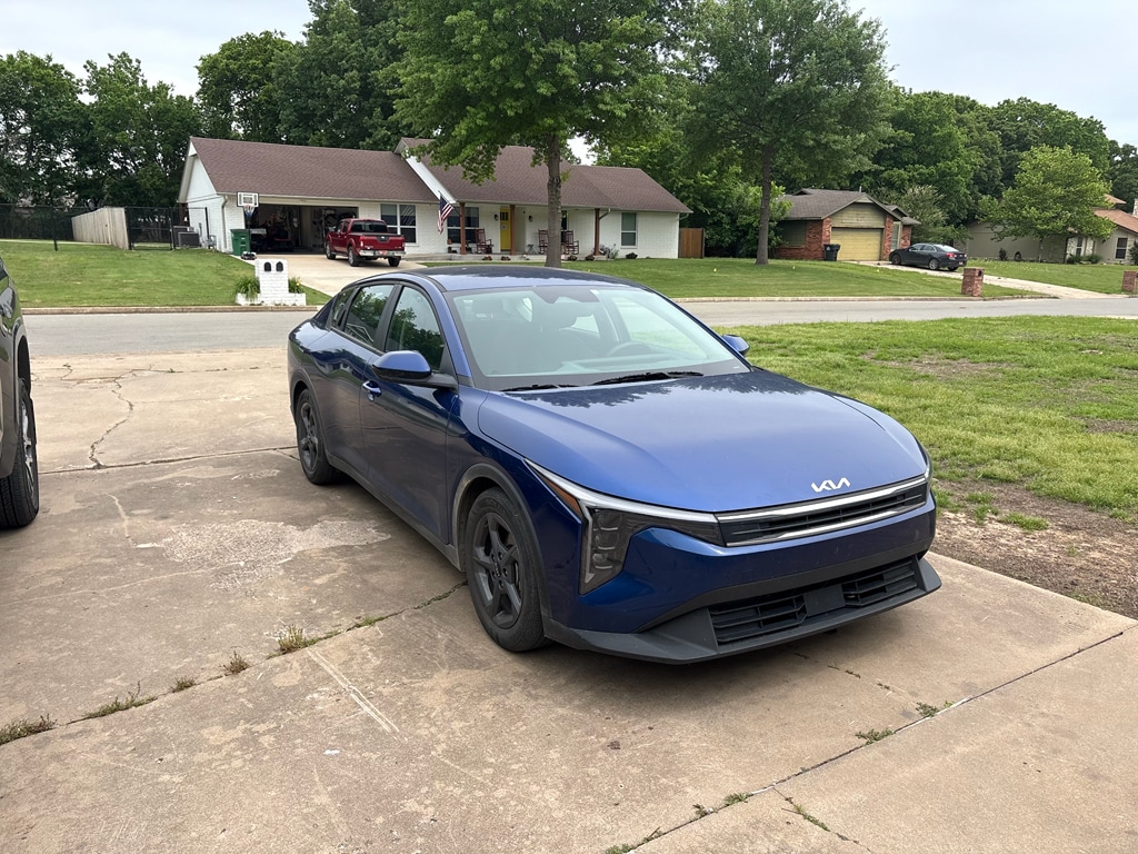 2025 Kia K4 LXS AT's photo