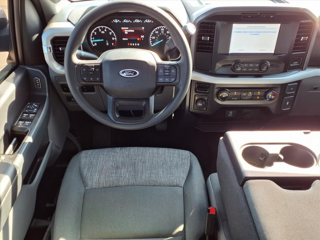 2023 Ford F-150 XLT photo 2