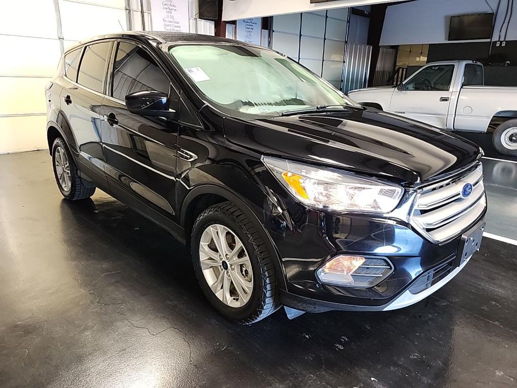 2019 Ford Escape SE's photo