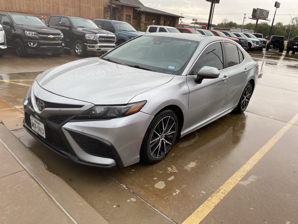 Used 2021 Toyota Camry SE Sedan