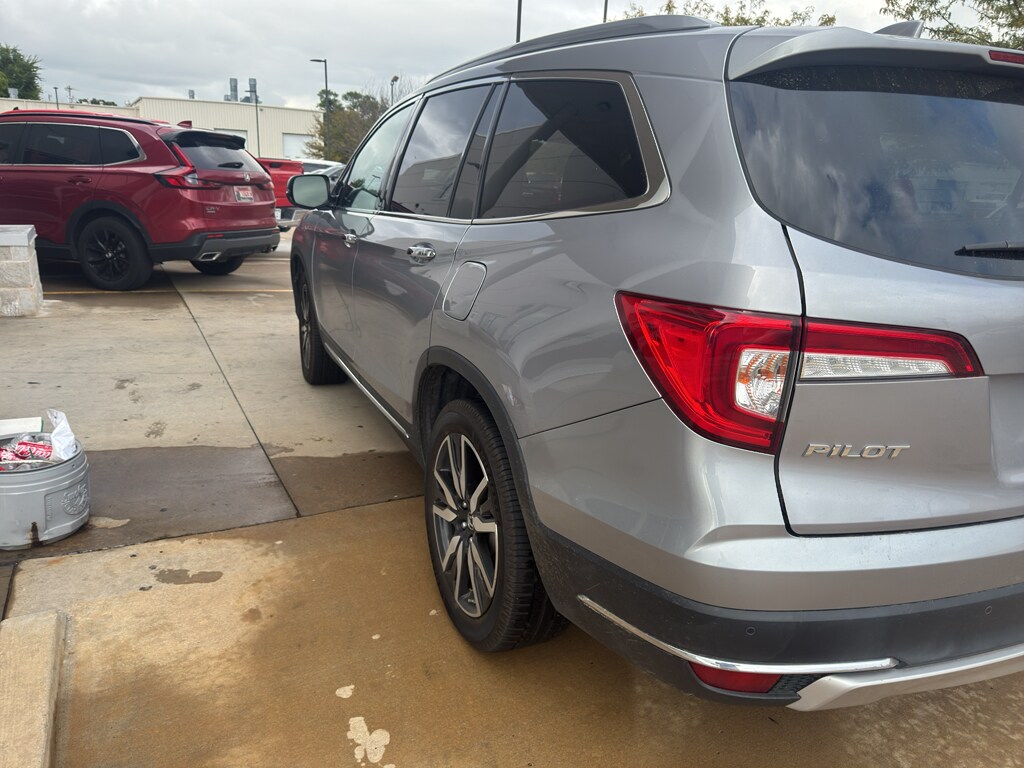 2022 Honda Pilot Elite photo 3