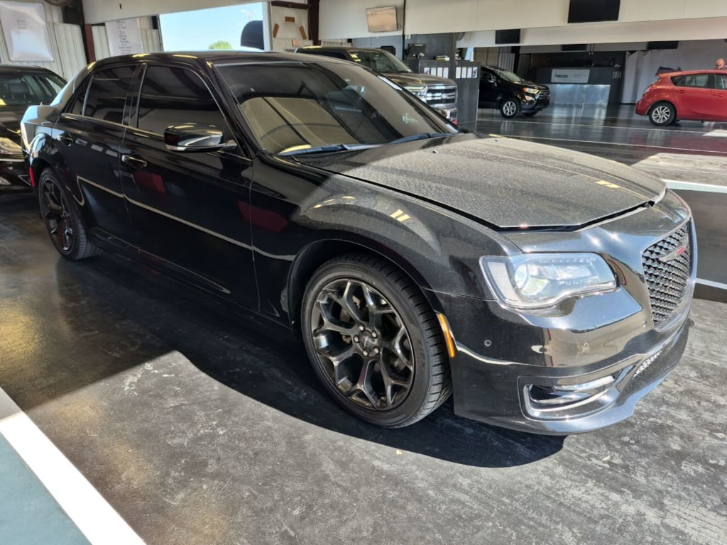 2022 Chrysler 300 S's photo