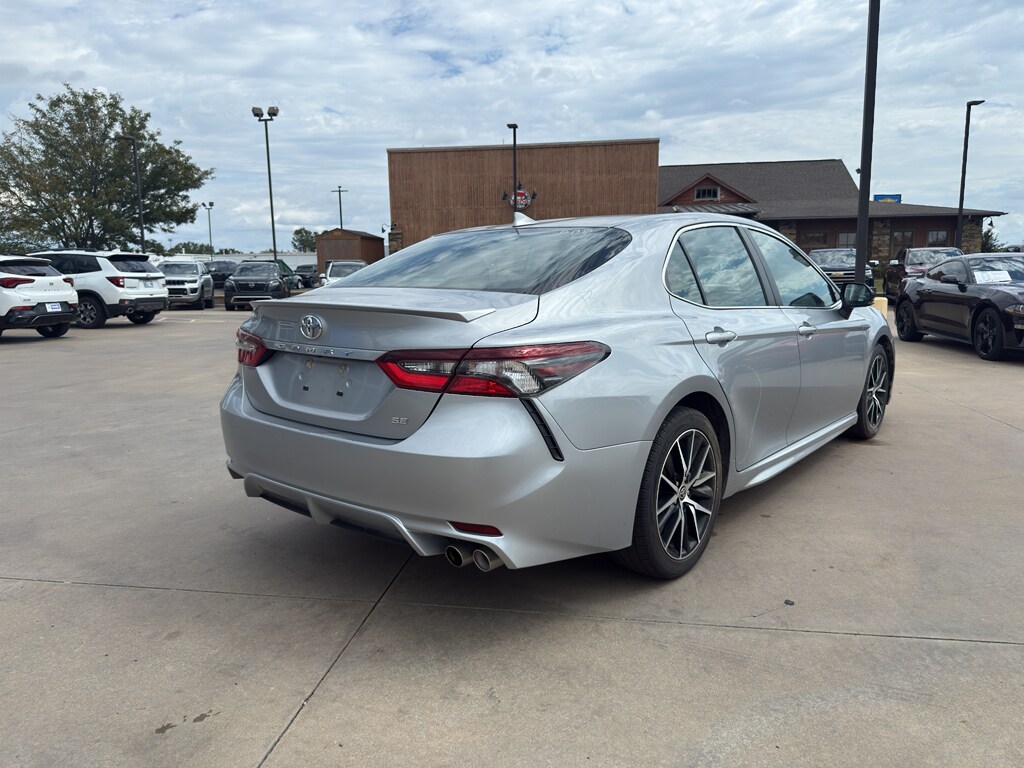 2023 Toyota Camry SE photo 2