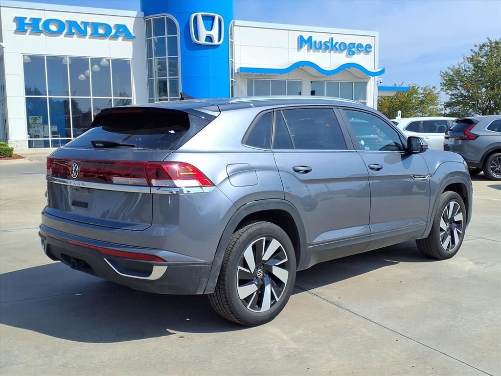 2024 Volkswagen Atlas Cross Sport SE Technology photo 2