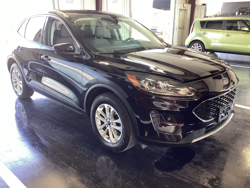 2021 Ford Escape SE's photo