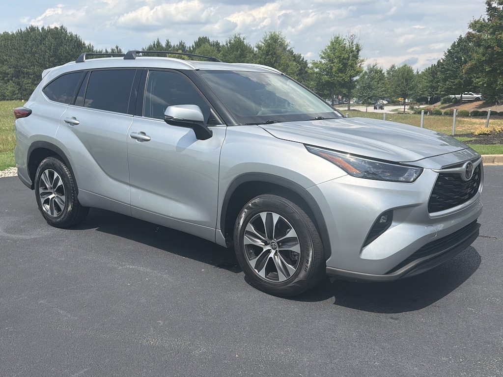 Used 2022 Toyota Highlander XLE SUV