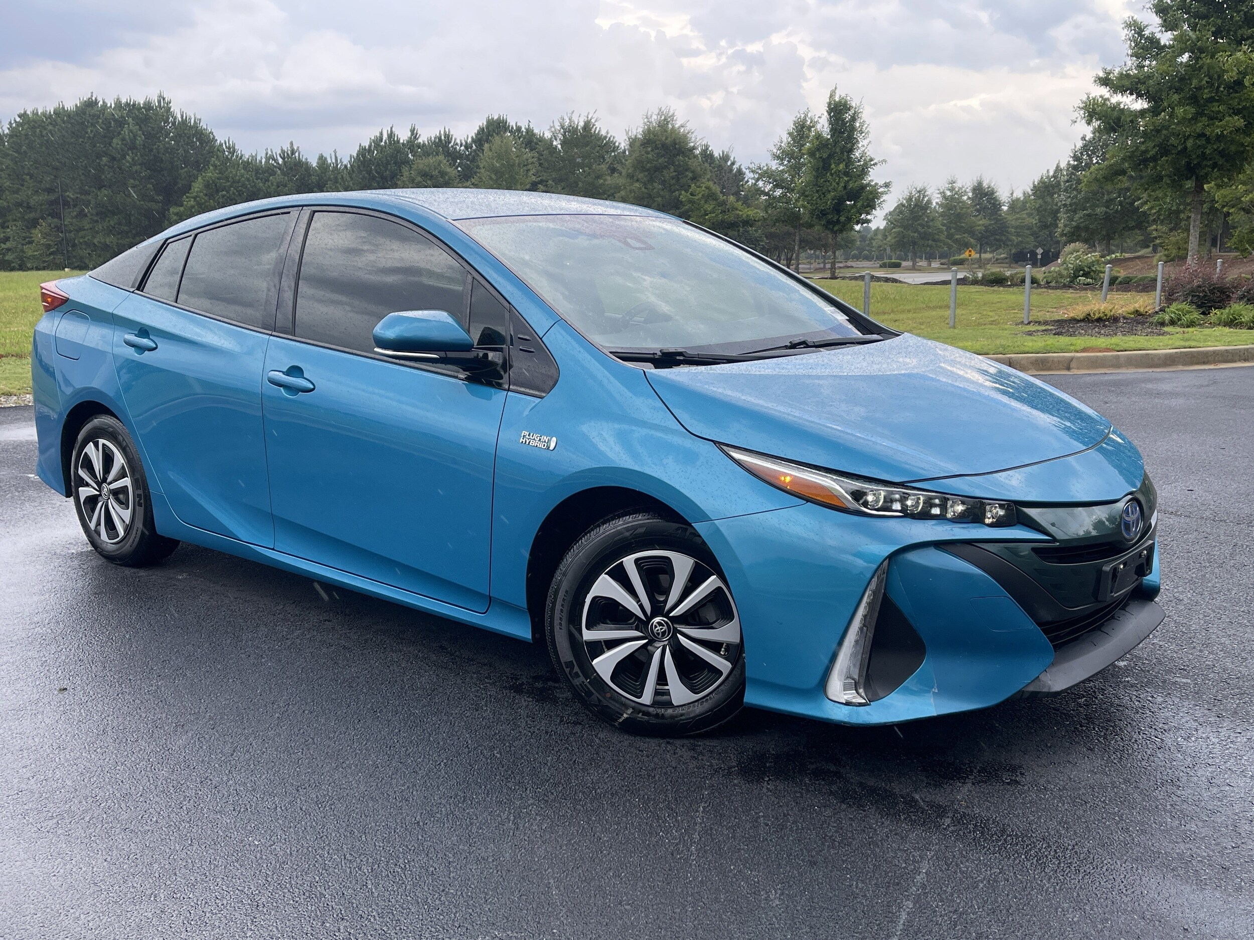 2018 Toyota Prius Prime Plus photo 2