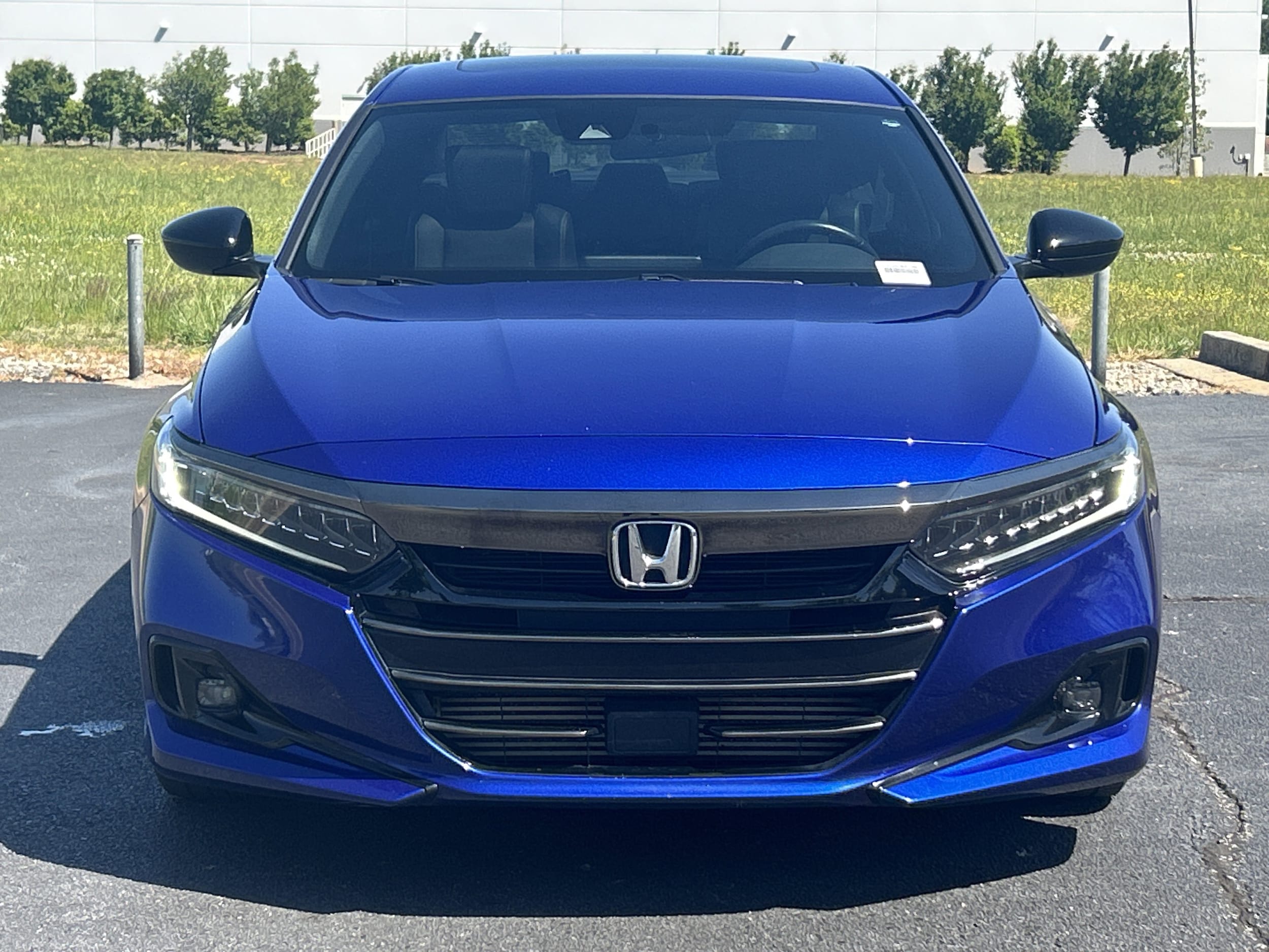 2022 Honda Accord Sport 2.0T photo 2