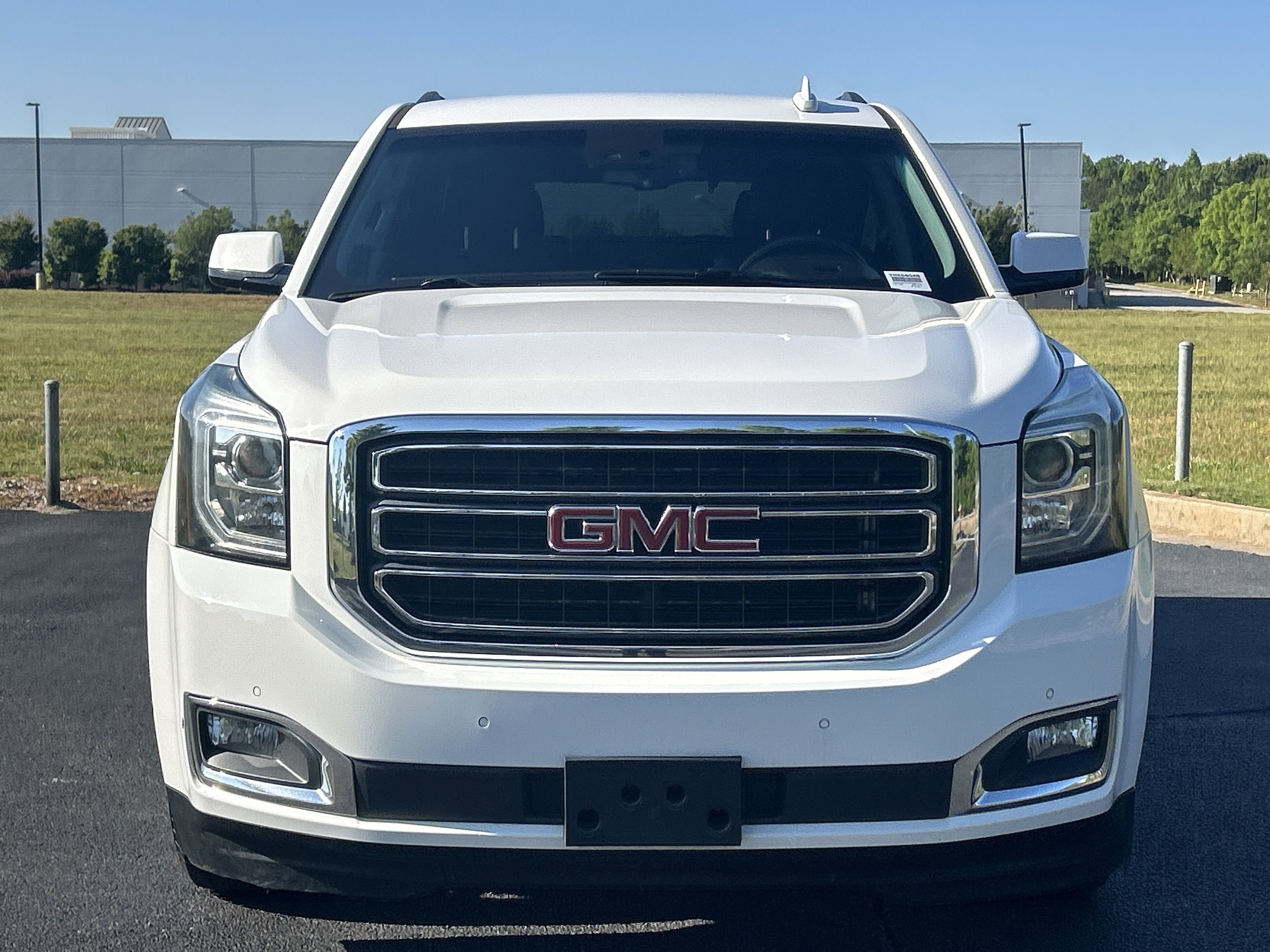 2017 GMC Yukon SLT photo 2