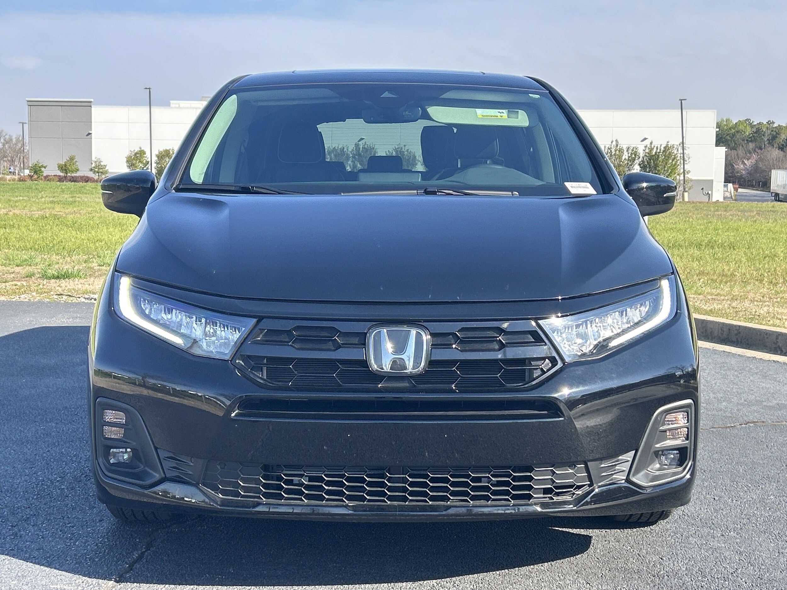 2026 Honda Odyssey Touring photo 2