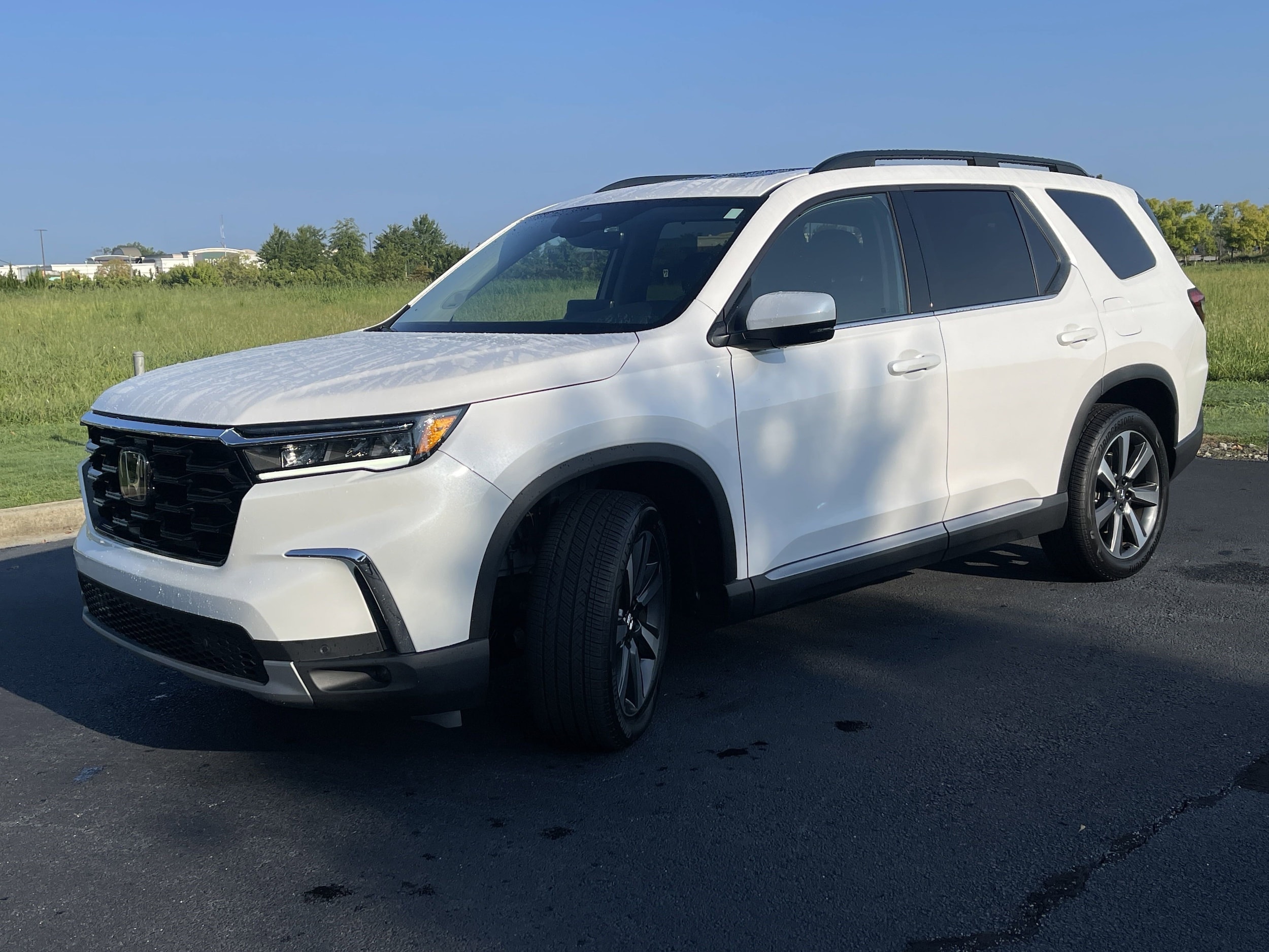2025 Honda Pilot Touring photo 3