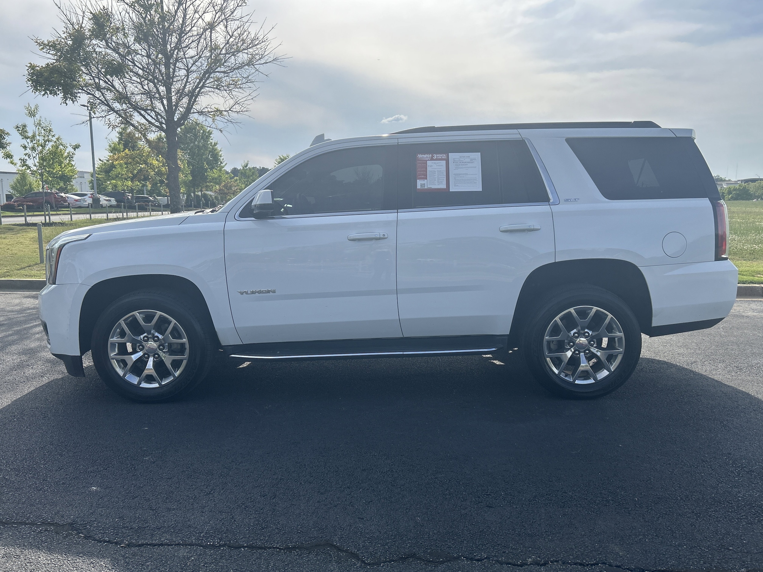 2016 GMC Yukon SLT photo 6