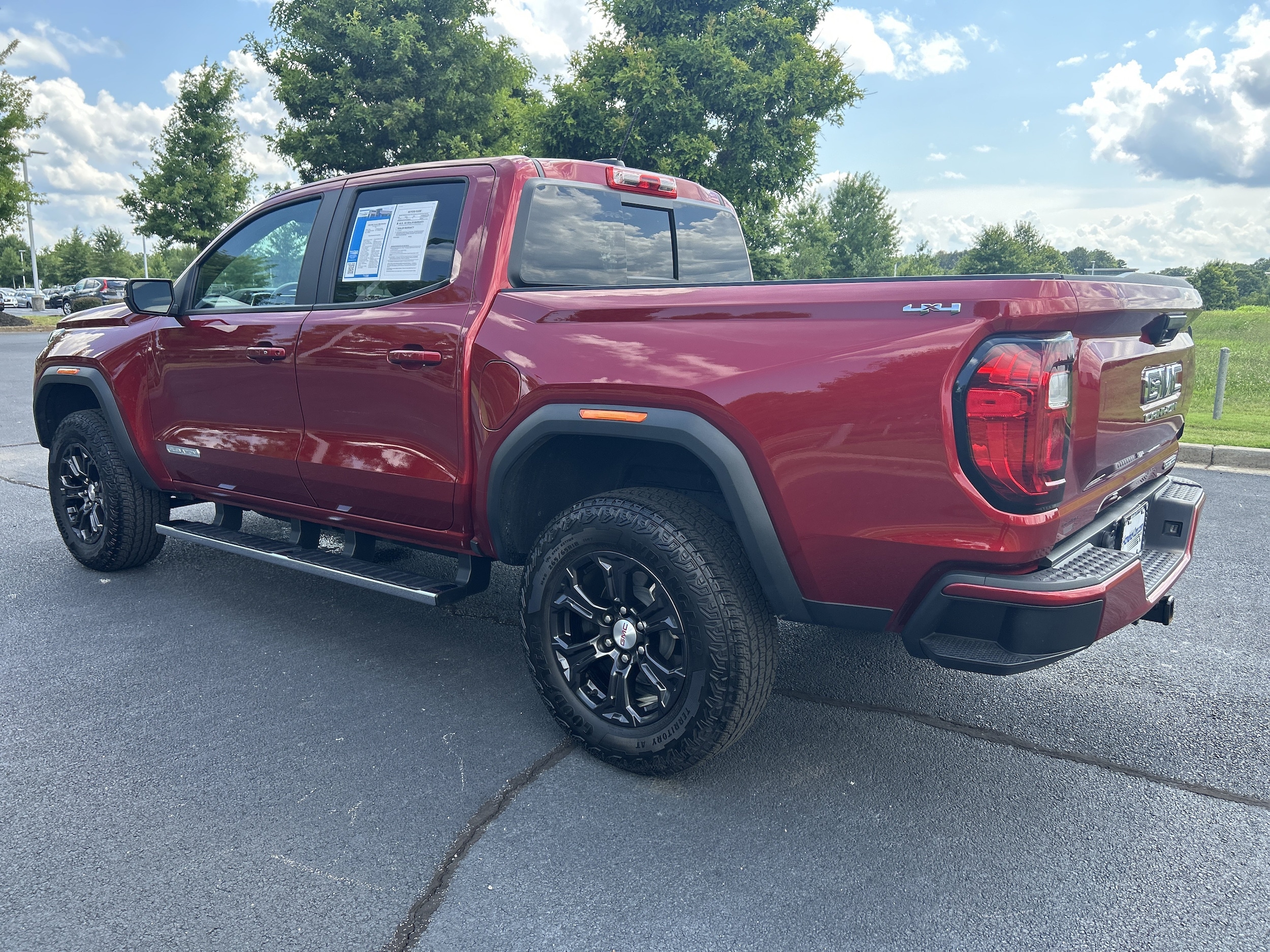 GMC Canyon Elevation