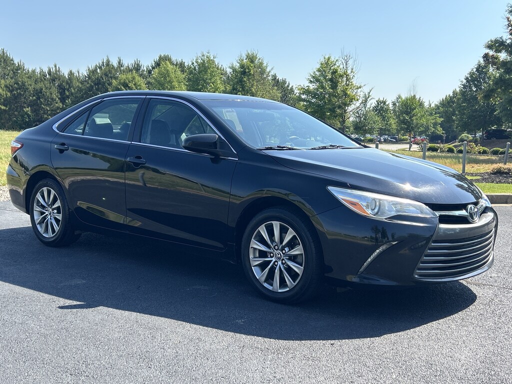 Used 2016 Toyota Camry XLE Sedan