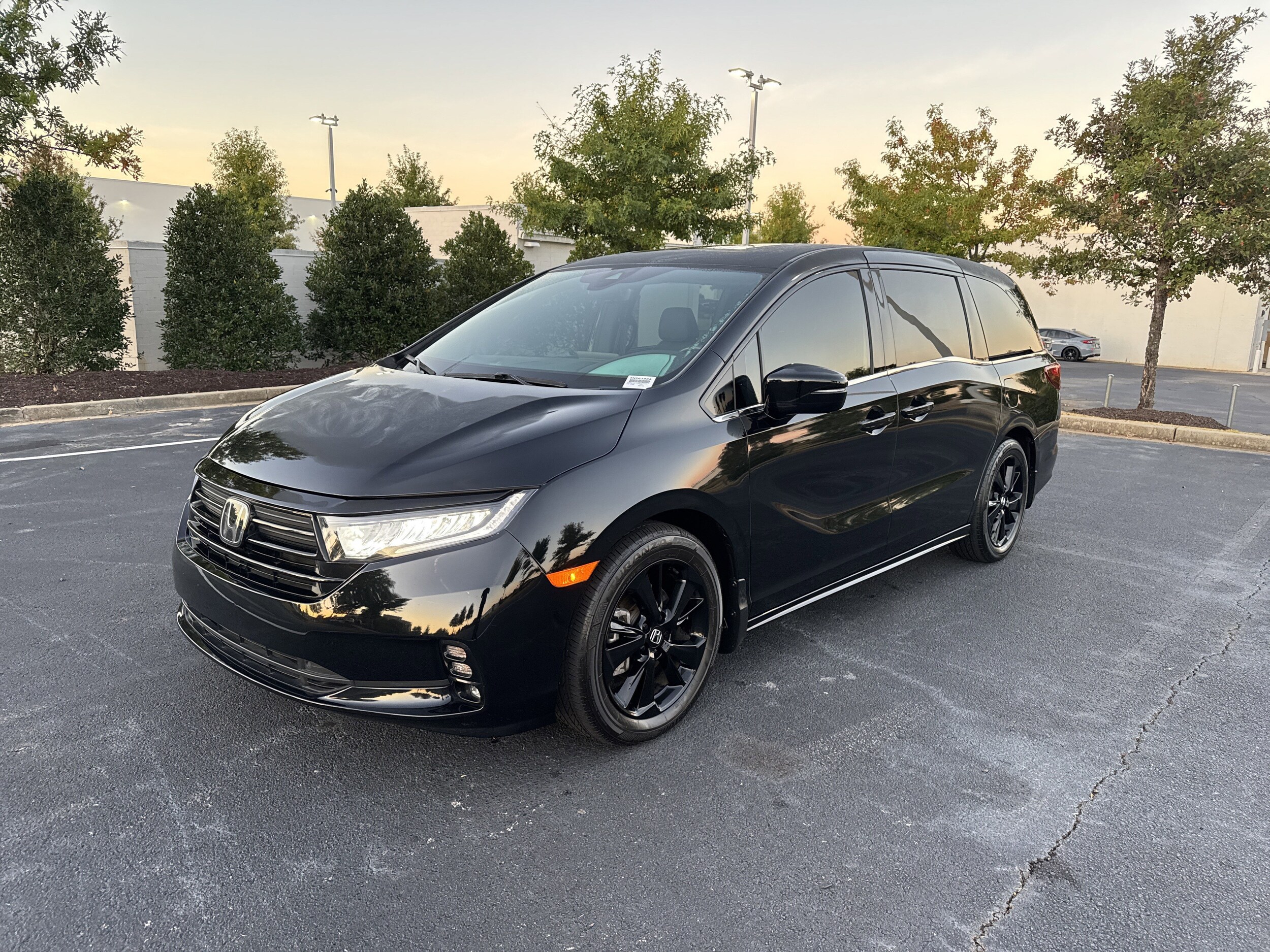 2023 Honda Odyssey Sport photo 3