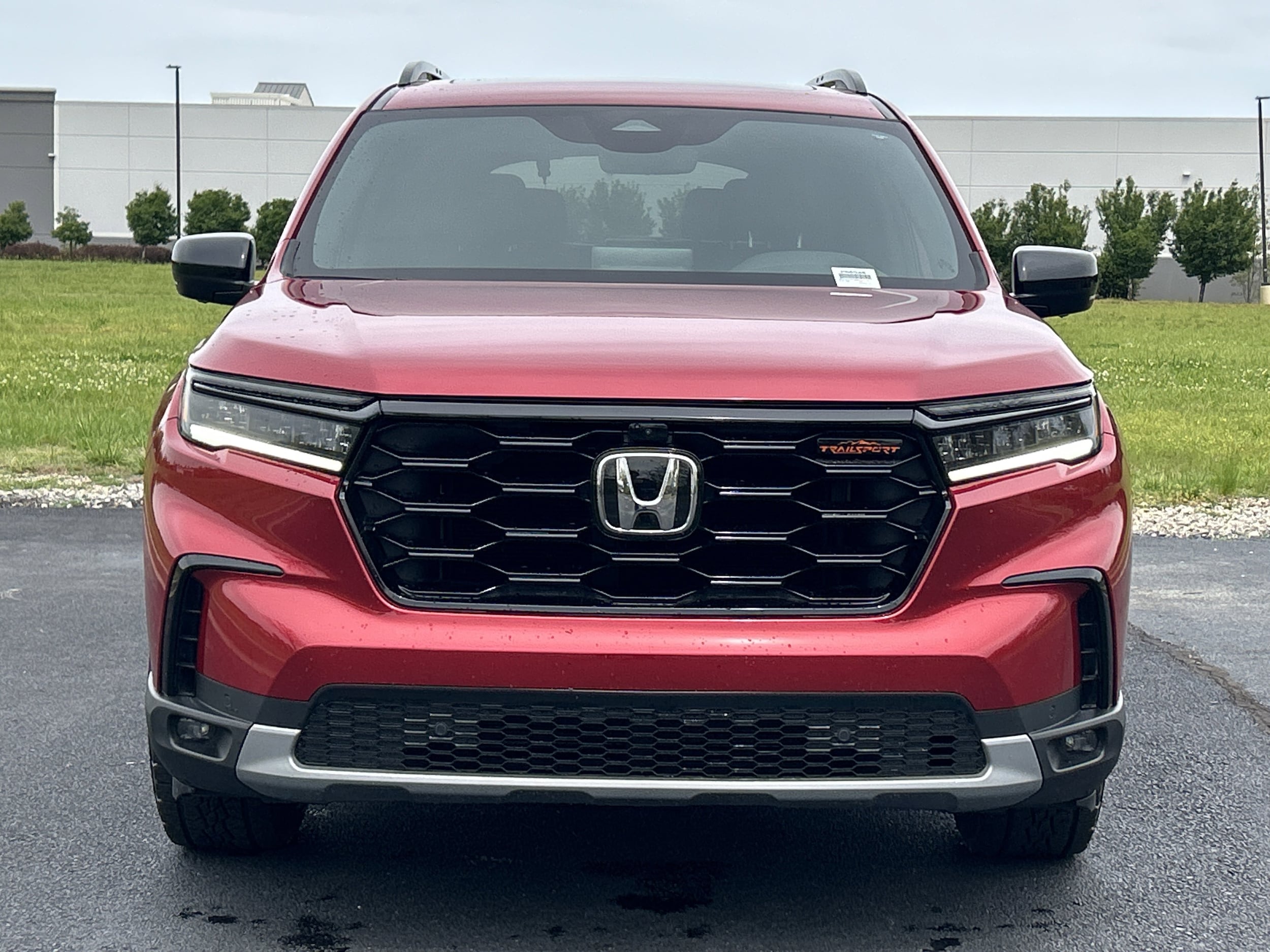 2025 Honda Pilot TrailSport photo 2