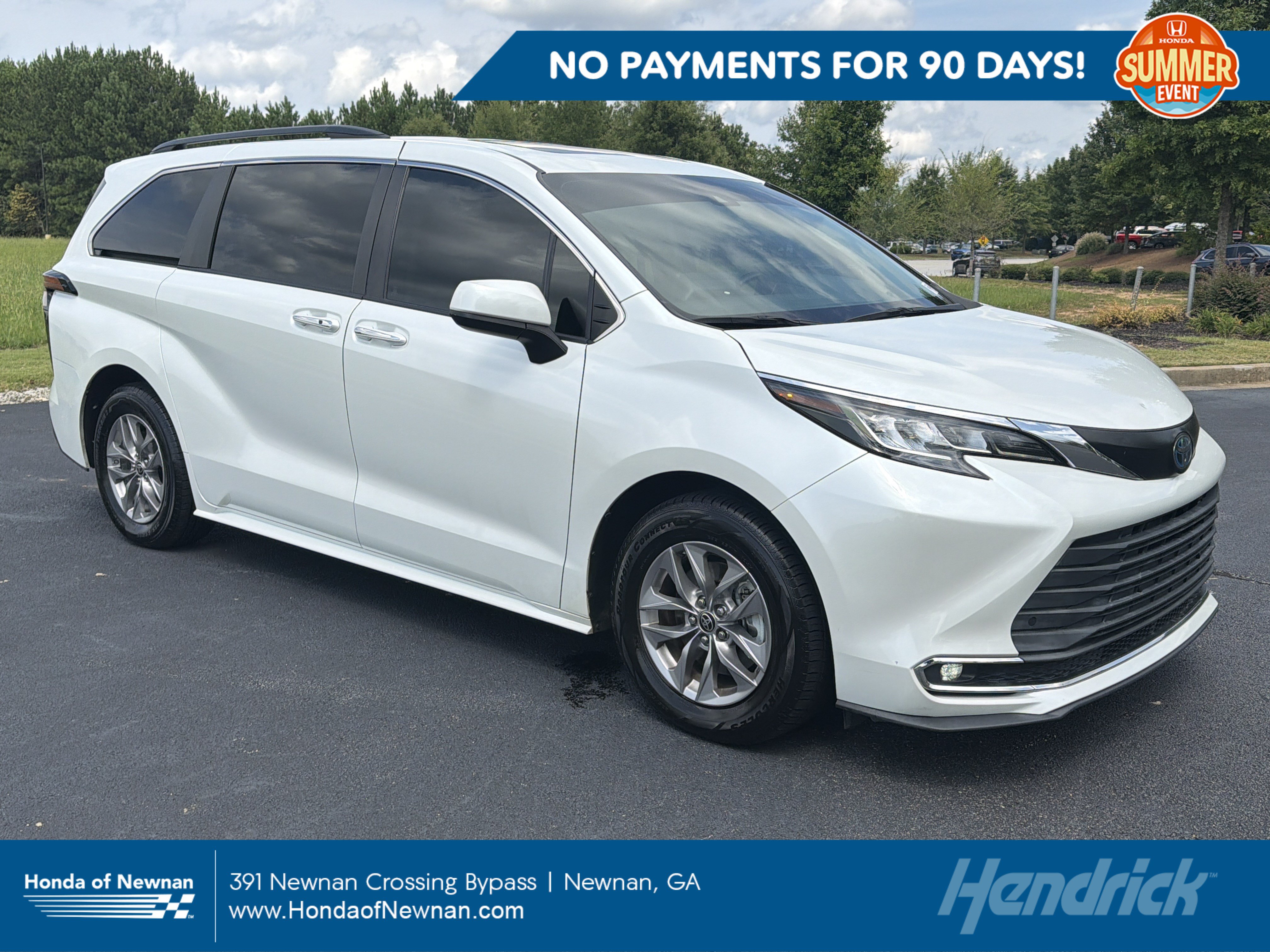 Used 2022 Toyota Sienna XLE 8 Passenger Van Passenger Van