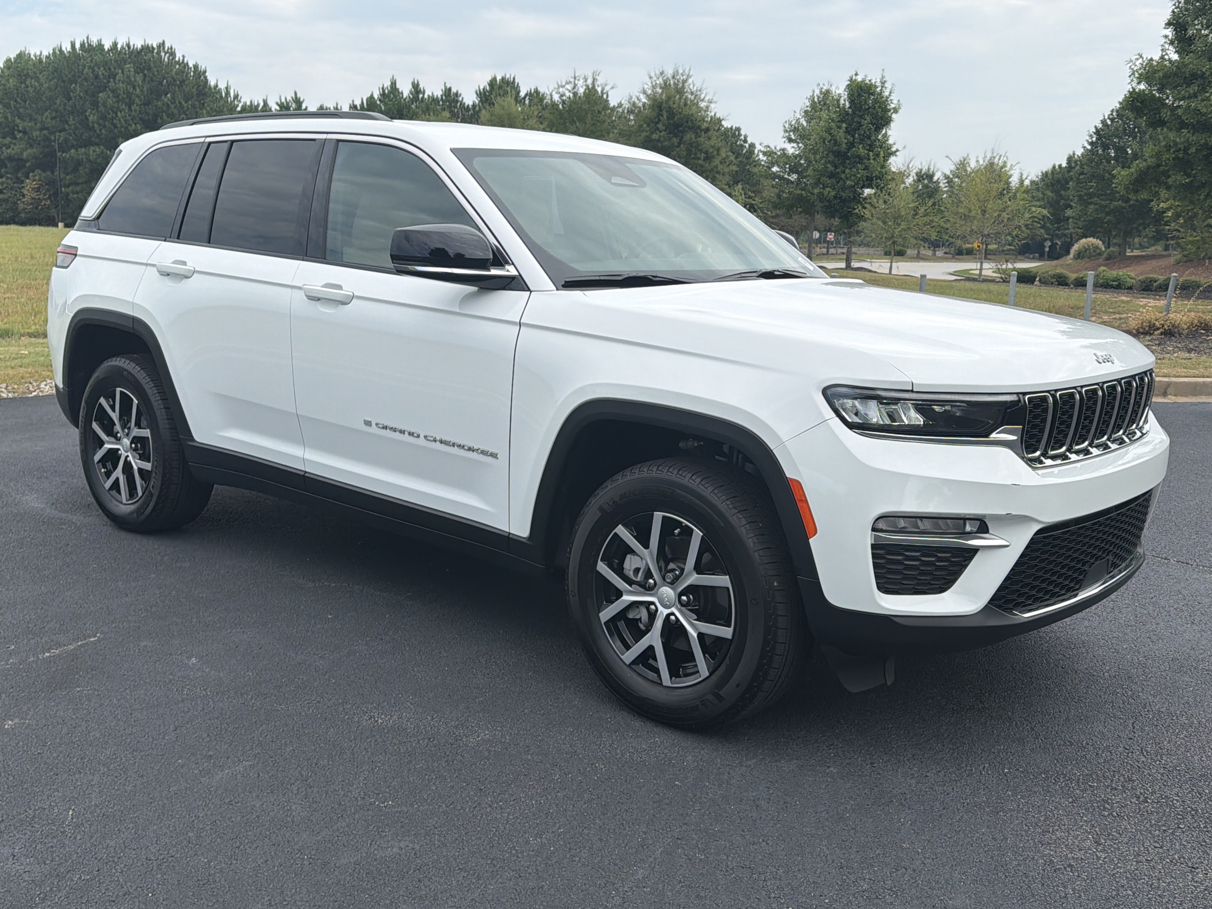 Used 2025 Jeep Grand Cherokee Limited SUV