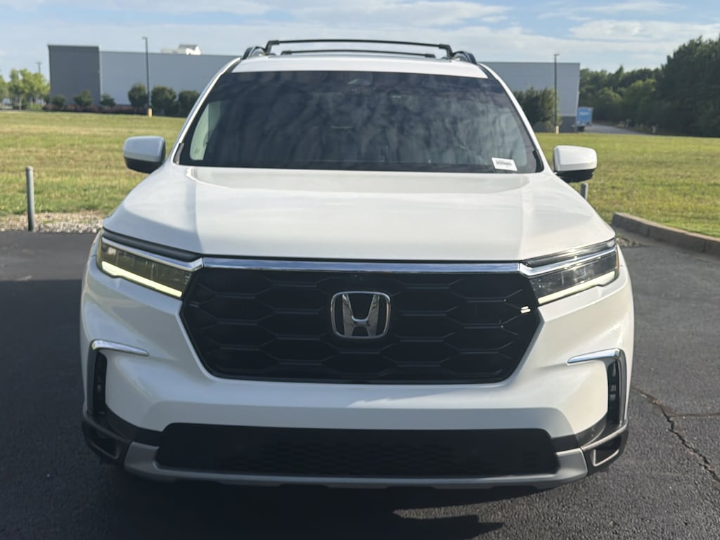 Used 2025 Honda Pilot Elite SUV