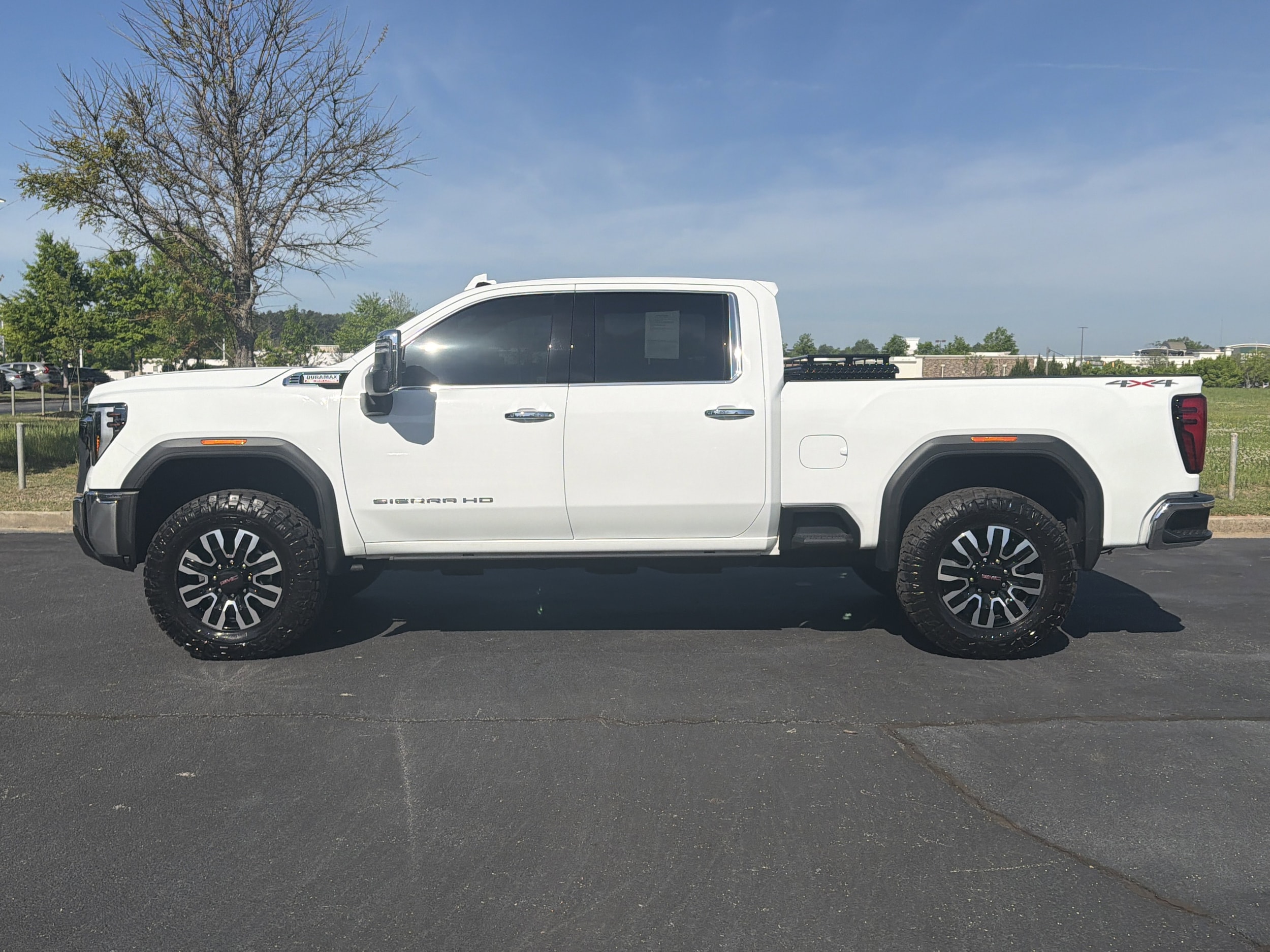 2025 GMC Sierra 2500 HD SLT photo 4