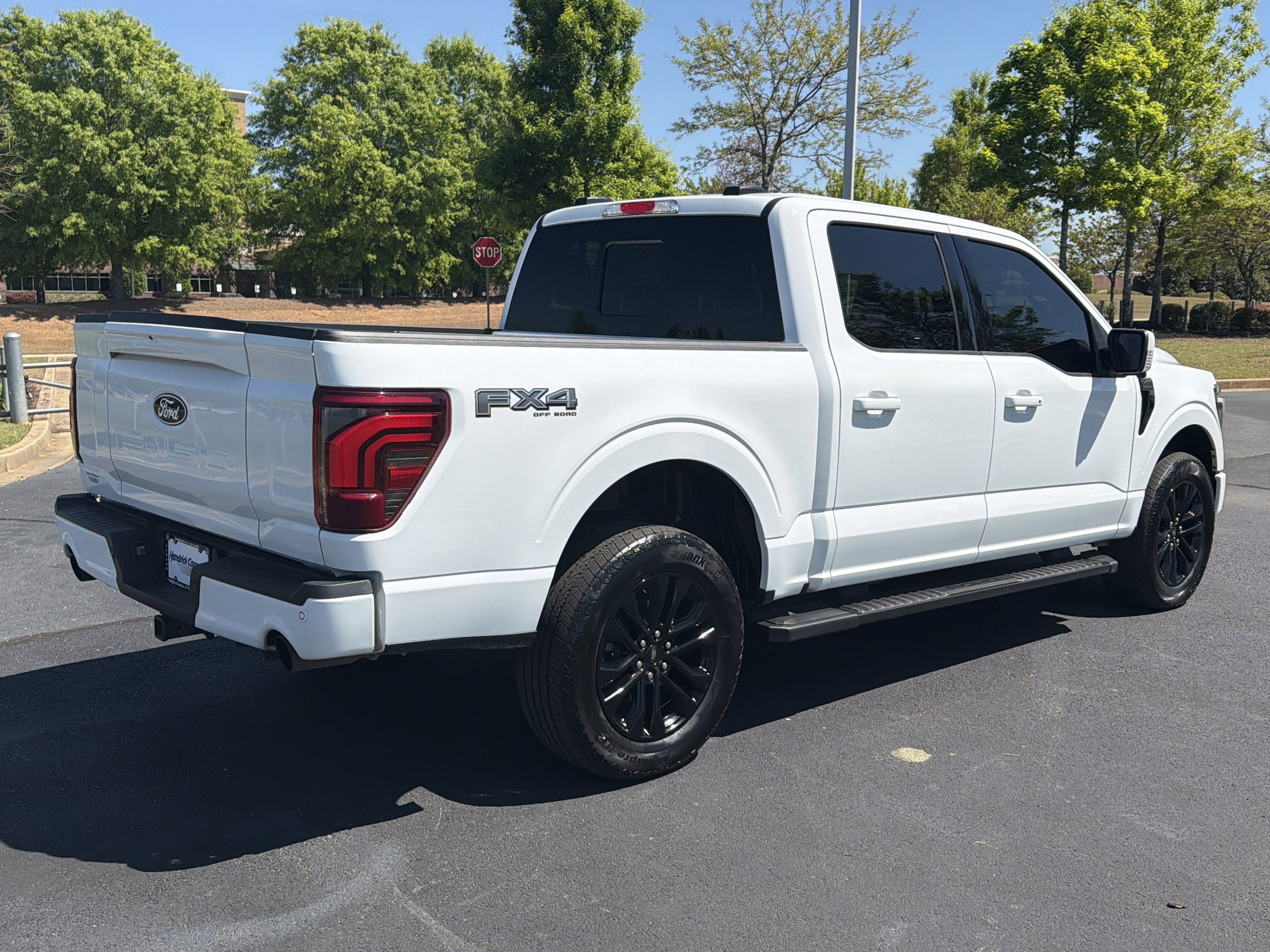 2025 Ford F-150 Lariat photo 3
