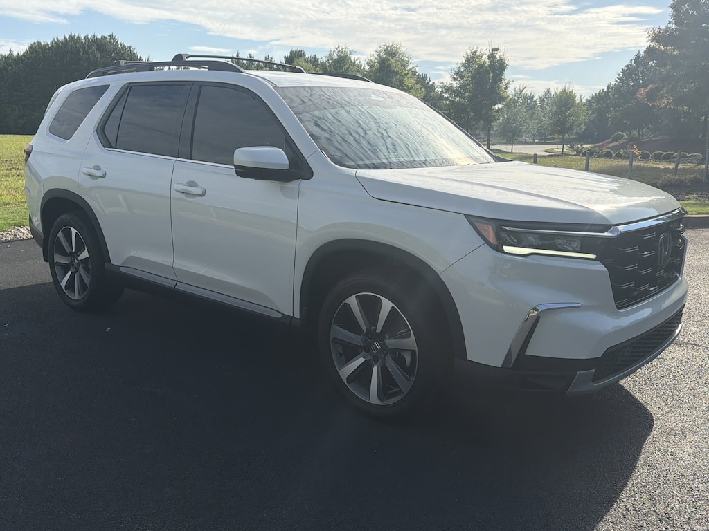 Used 2025 Honda Pilot Elite SUV