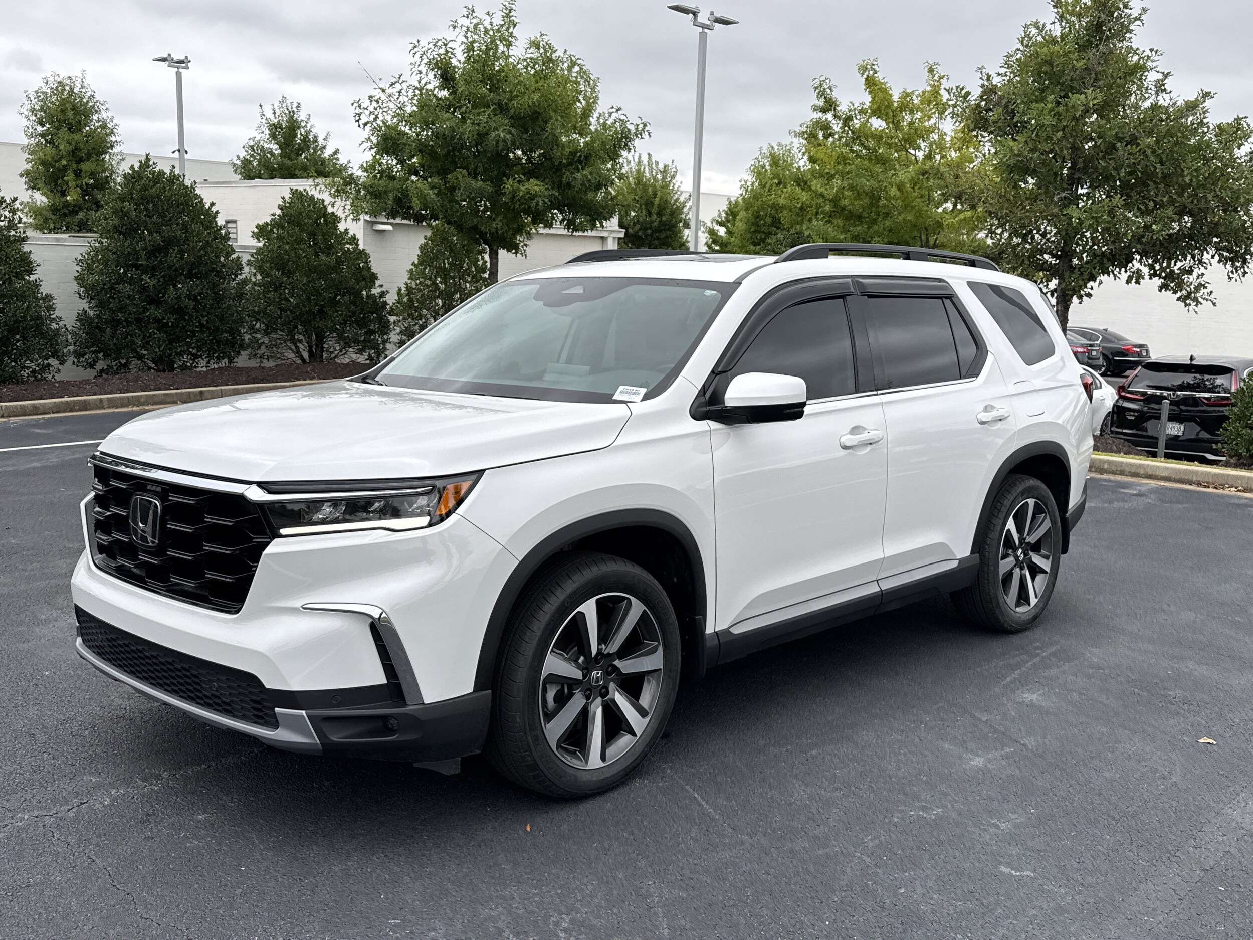 2024 Honda Pilot Touring photo 3
