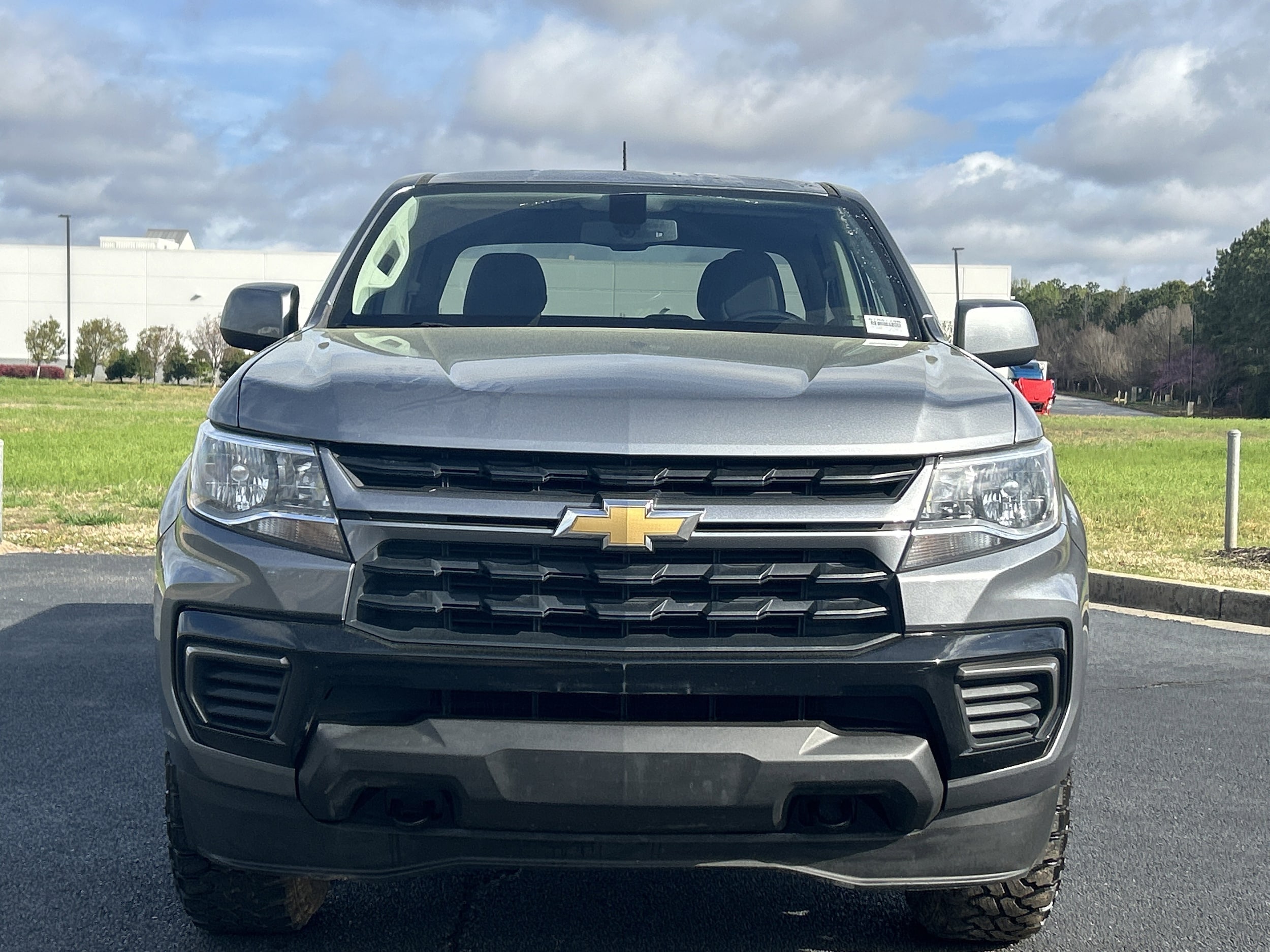 2021 Chevrolet Colorado LT photo 2