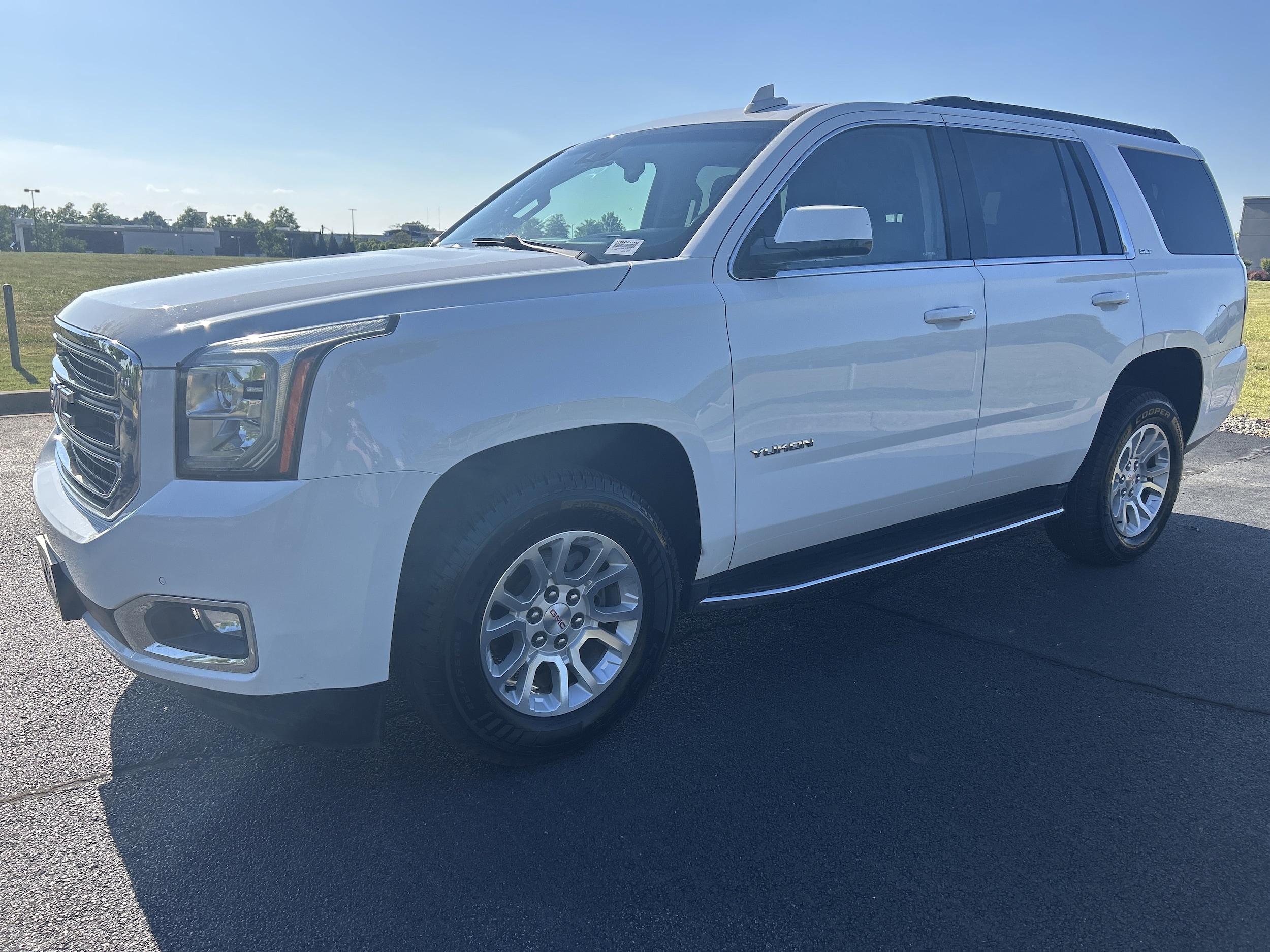 2017 GMC Yukon SLT photo 4
