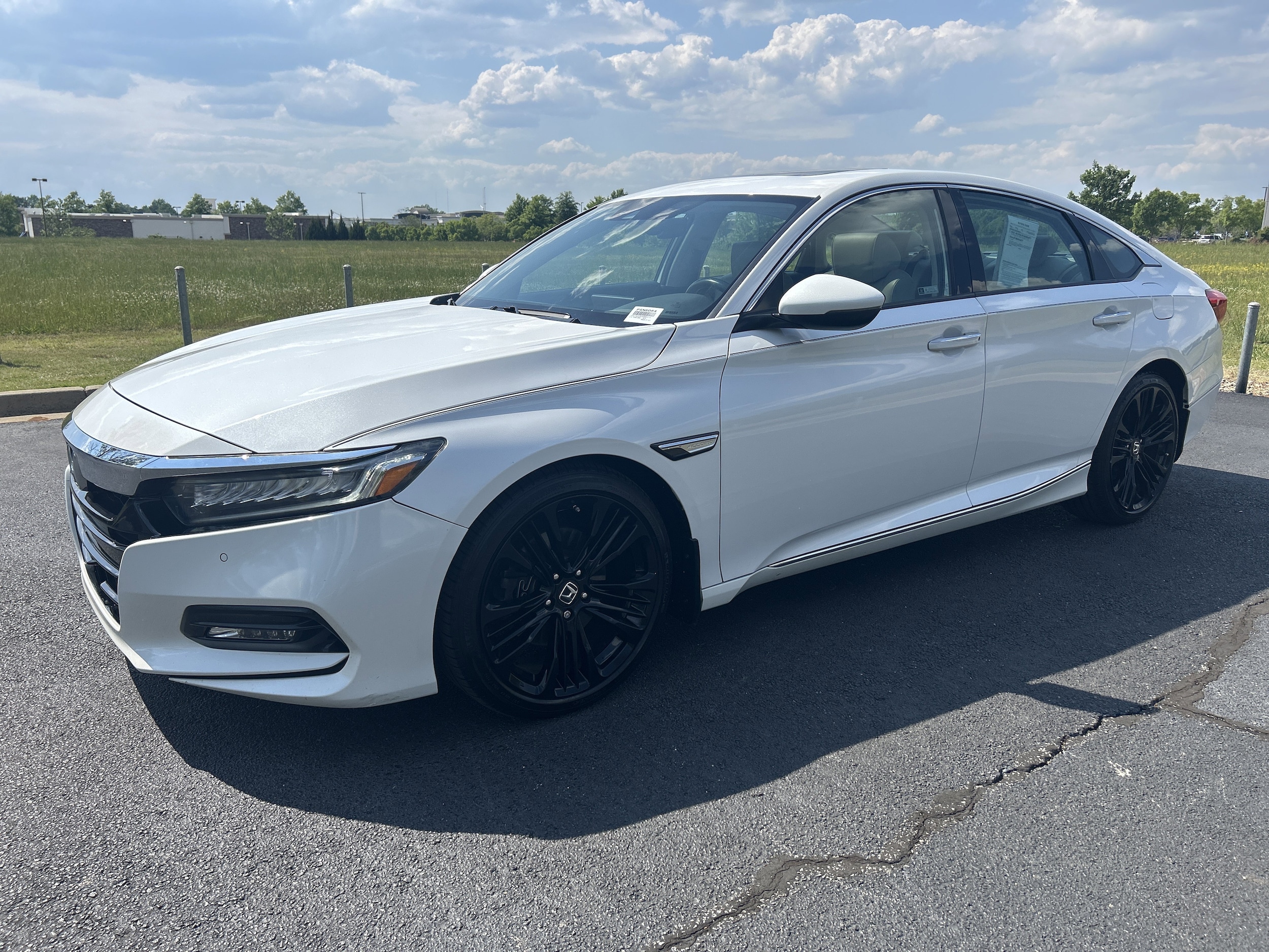 2018 Honda Accord Touring 2.0T photo 4