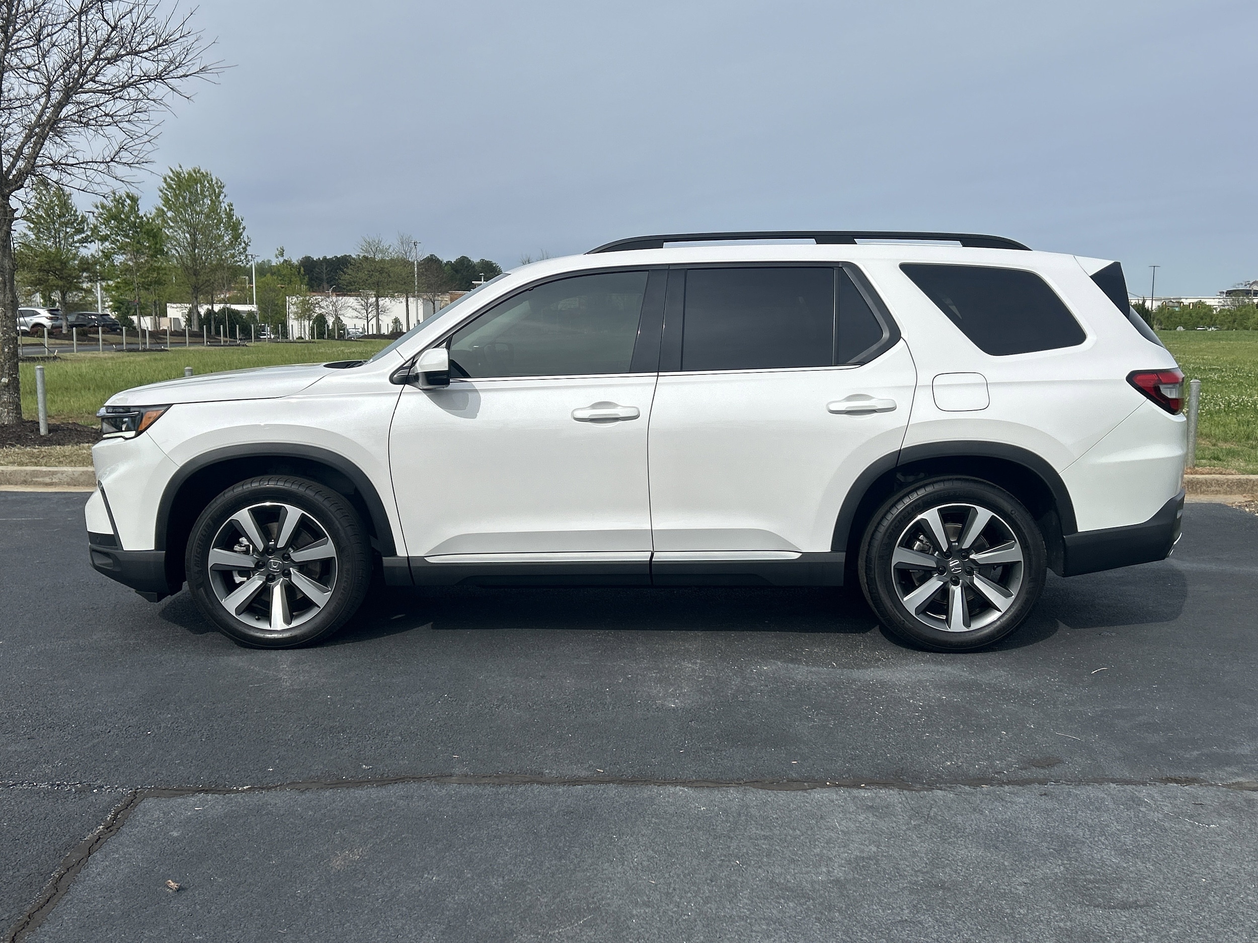 2025 Honda Pilot Touring photo 5