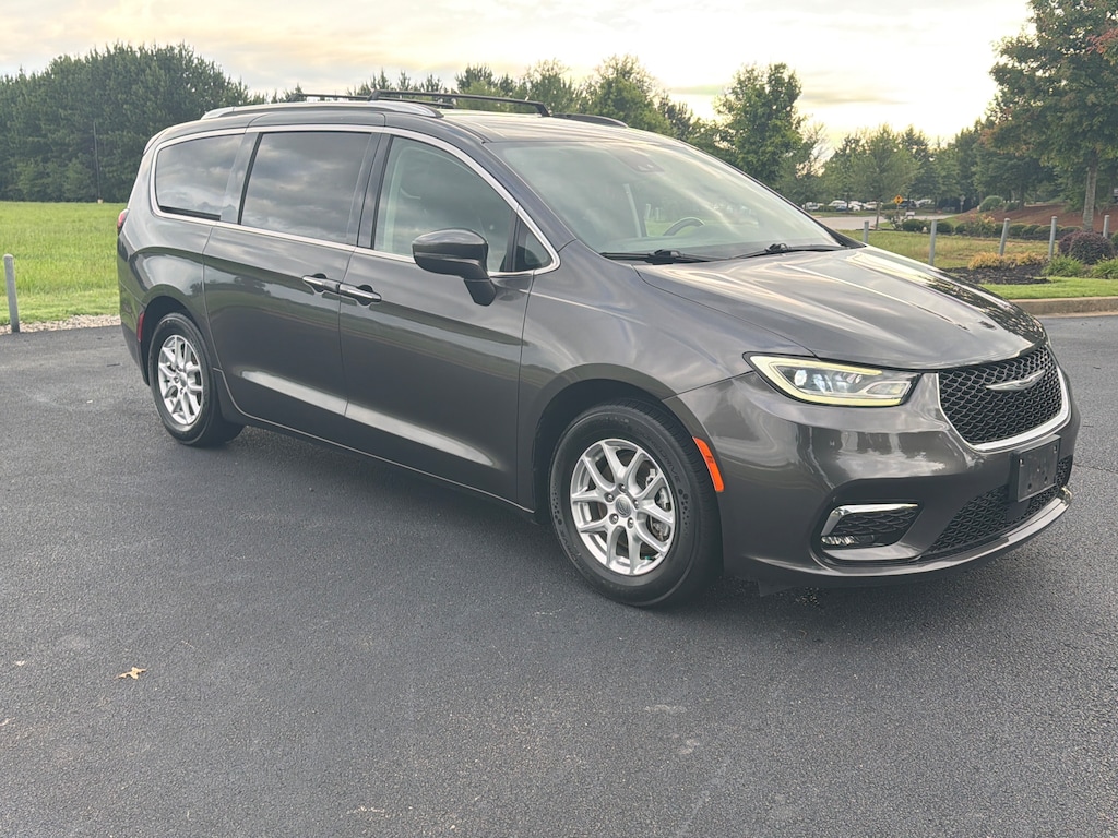 Used 2021 Chrysler Pacifica Touring L Van Passenger Van