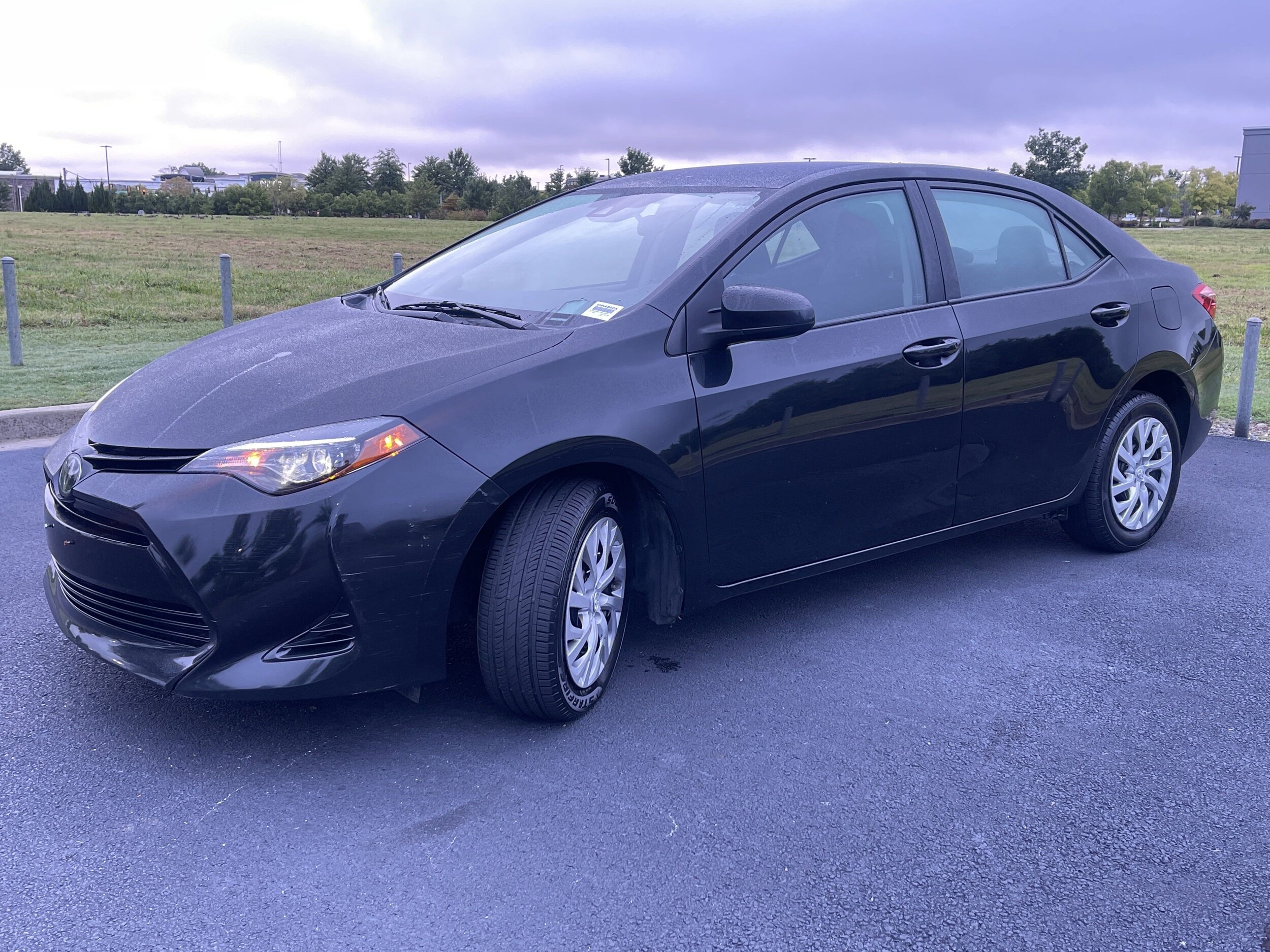 2018 Toyota Corolla LE photo 3