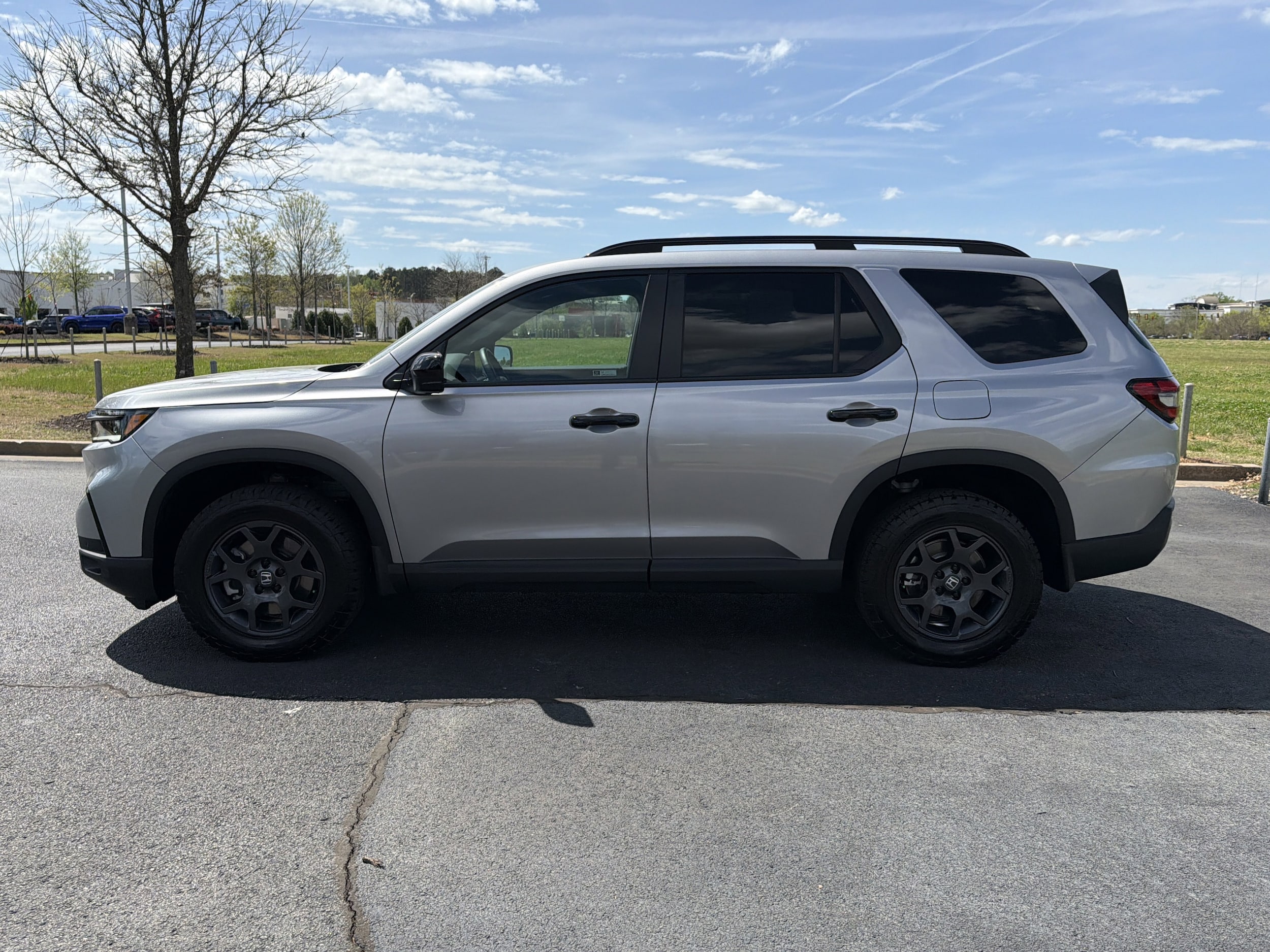 2025 Honda Pilot TrailSport photo 5