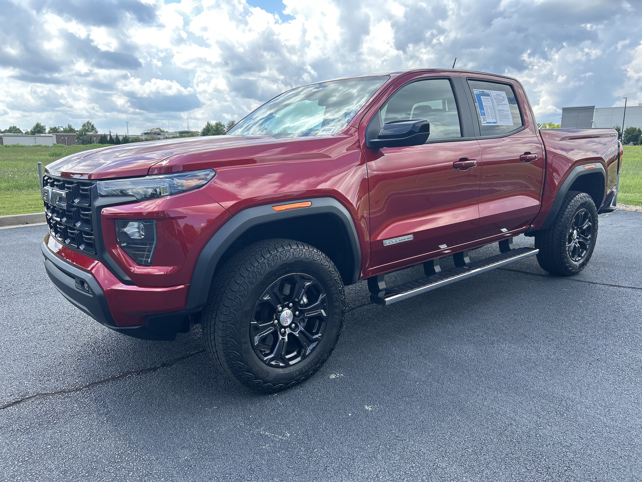 GMC Canyon Elevation