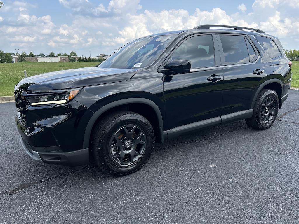 Certified 2025 Honda Pilot TrailSport SUV