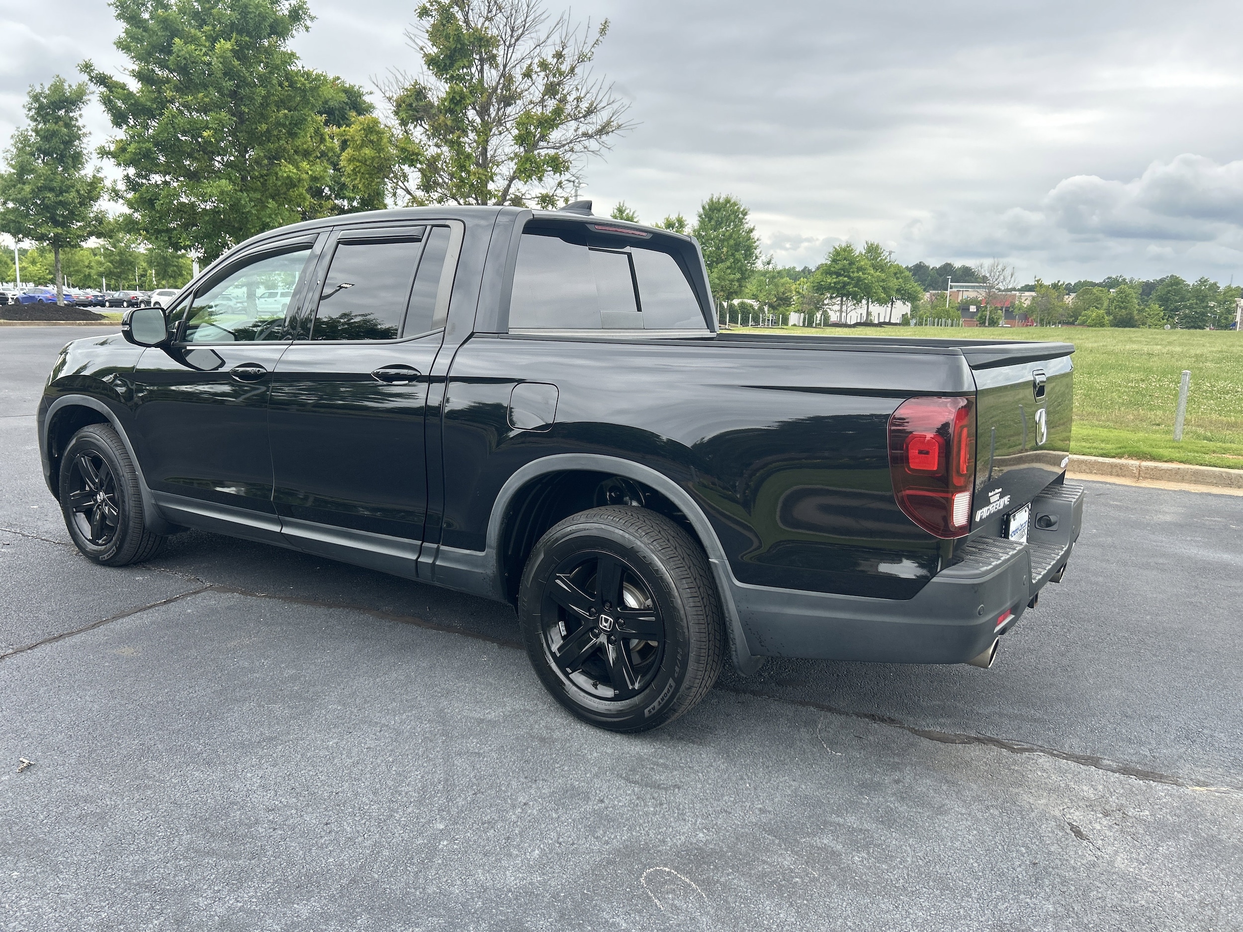 2023 Honda Ridgeline Black Edition photo 6