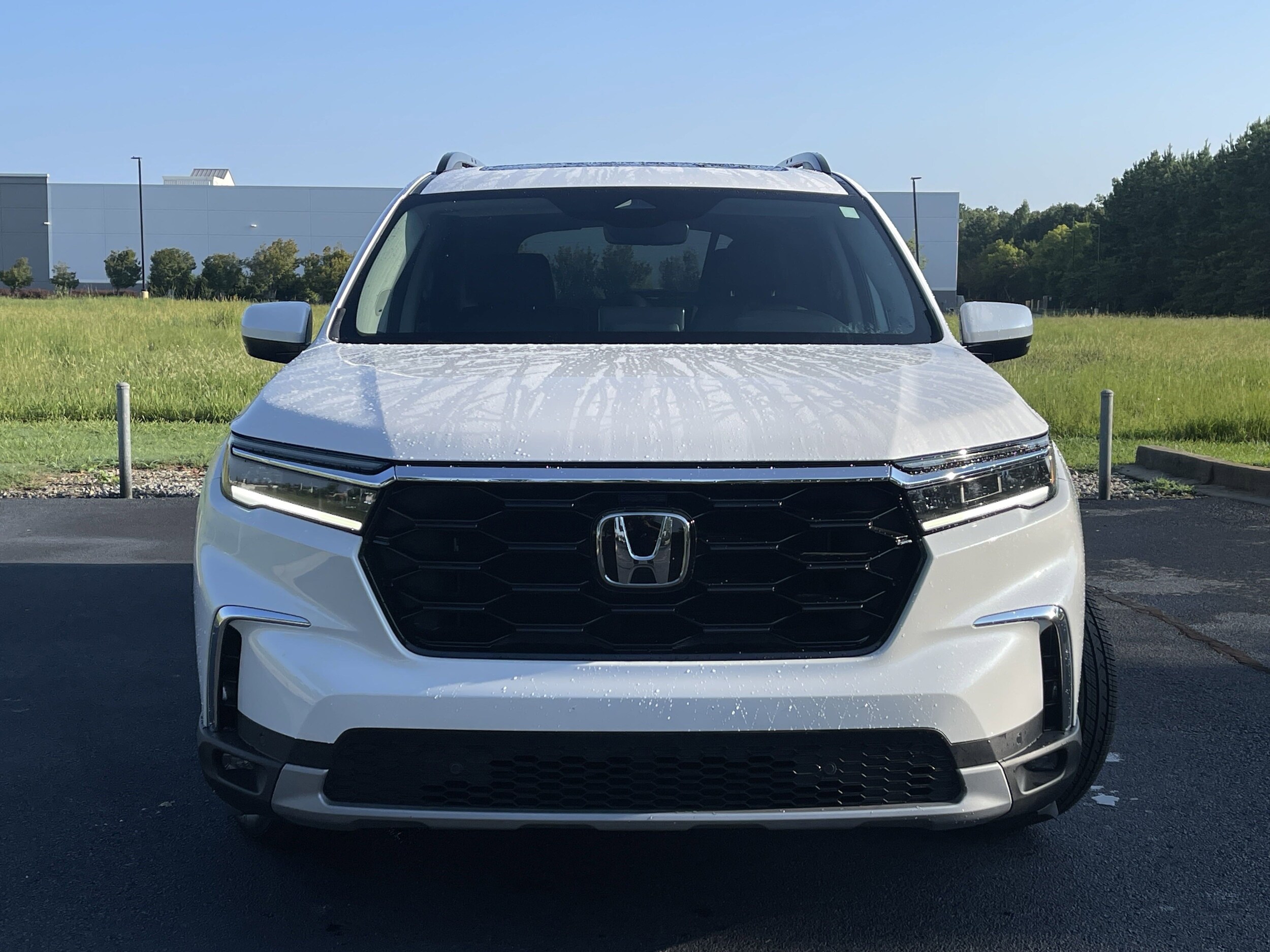 2025 Honda Pilot Touring photo 2