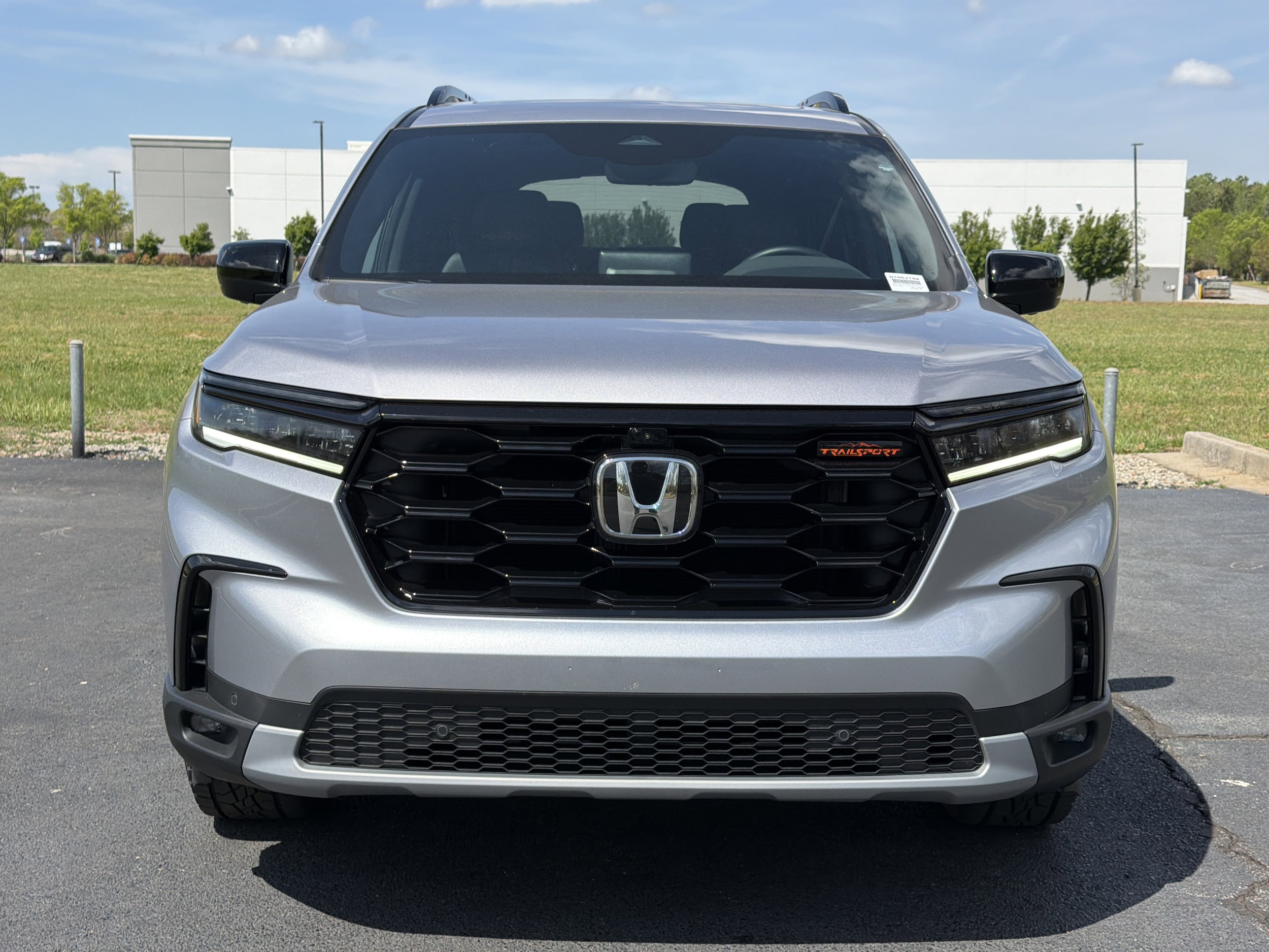 2025 Honda Pilot TrailSport photo 2
