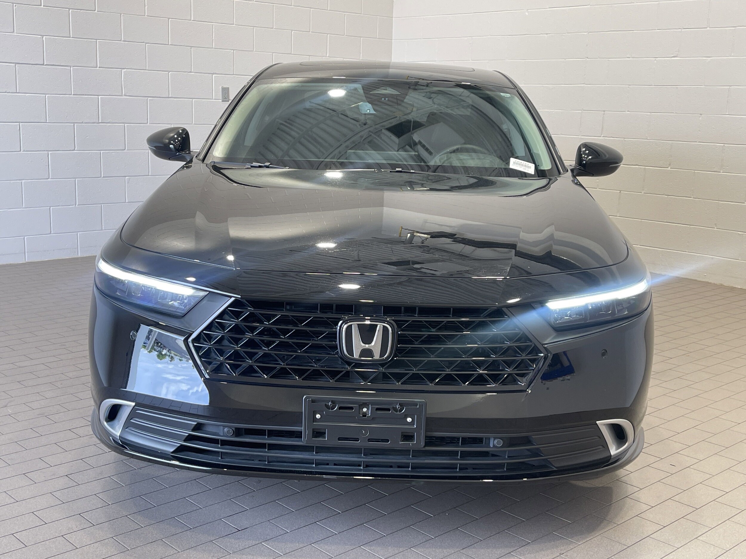 2024 Honda Accord Hybrid Touring photo 2