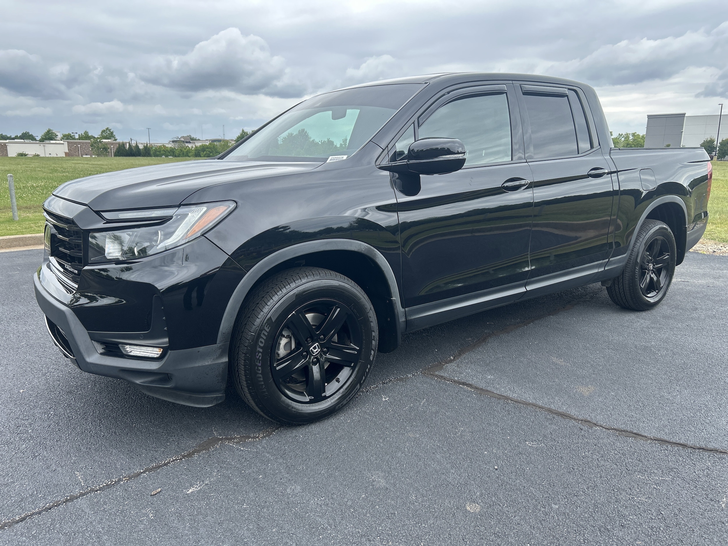 2023 Honda Ridgeline Black Edition photo 4