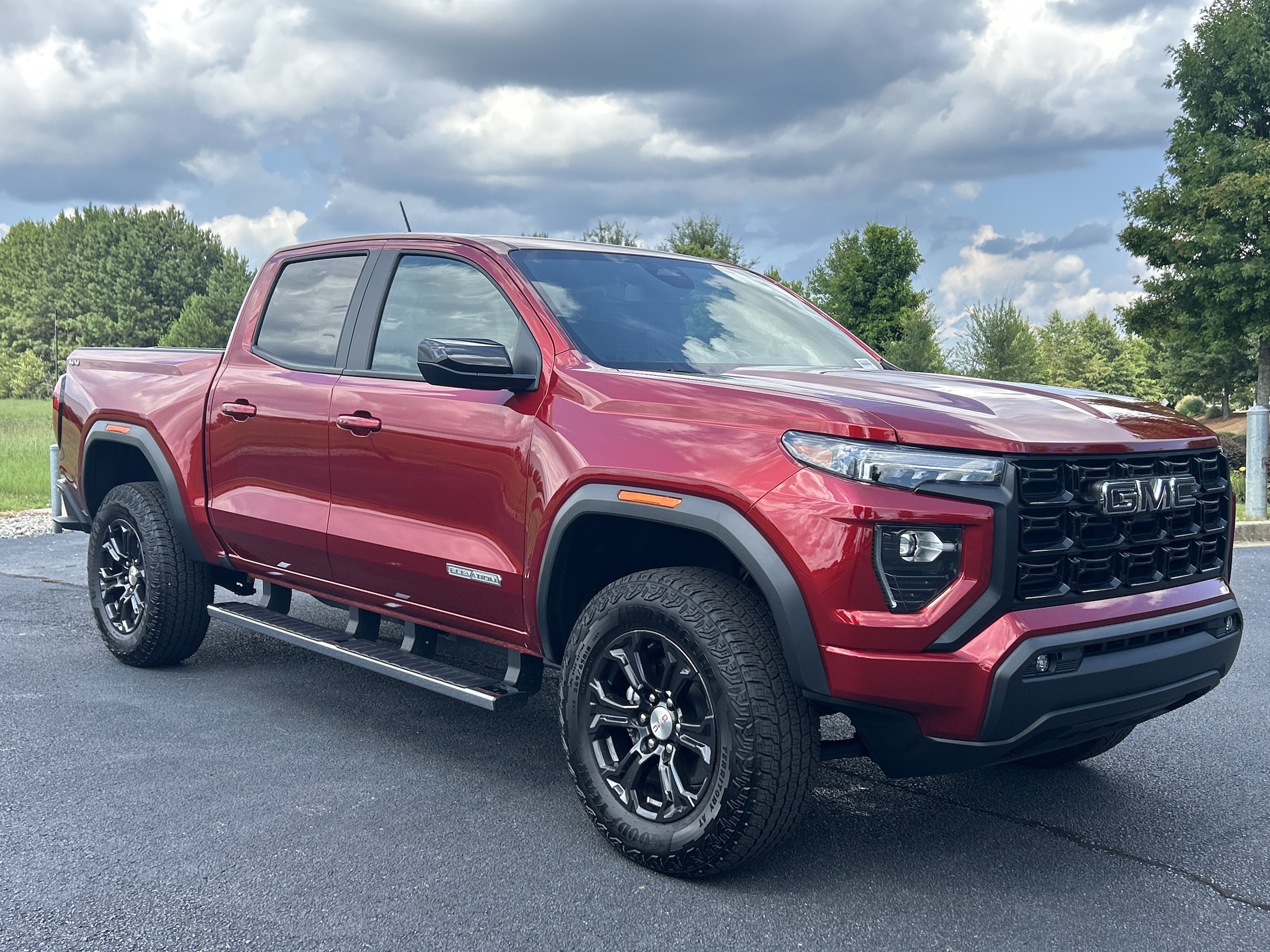 GMC Canyon Elevation