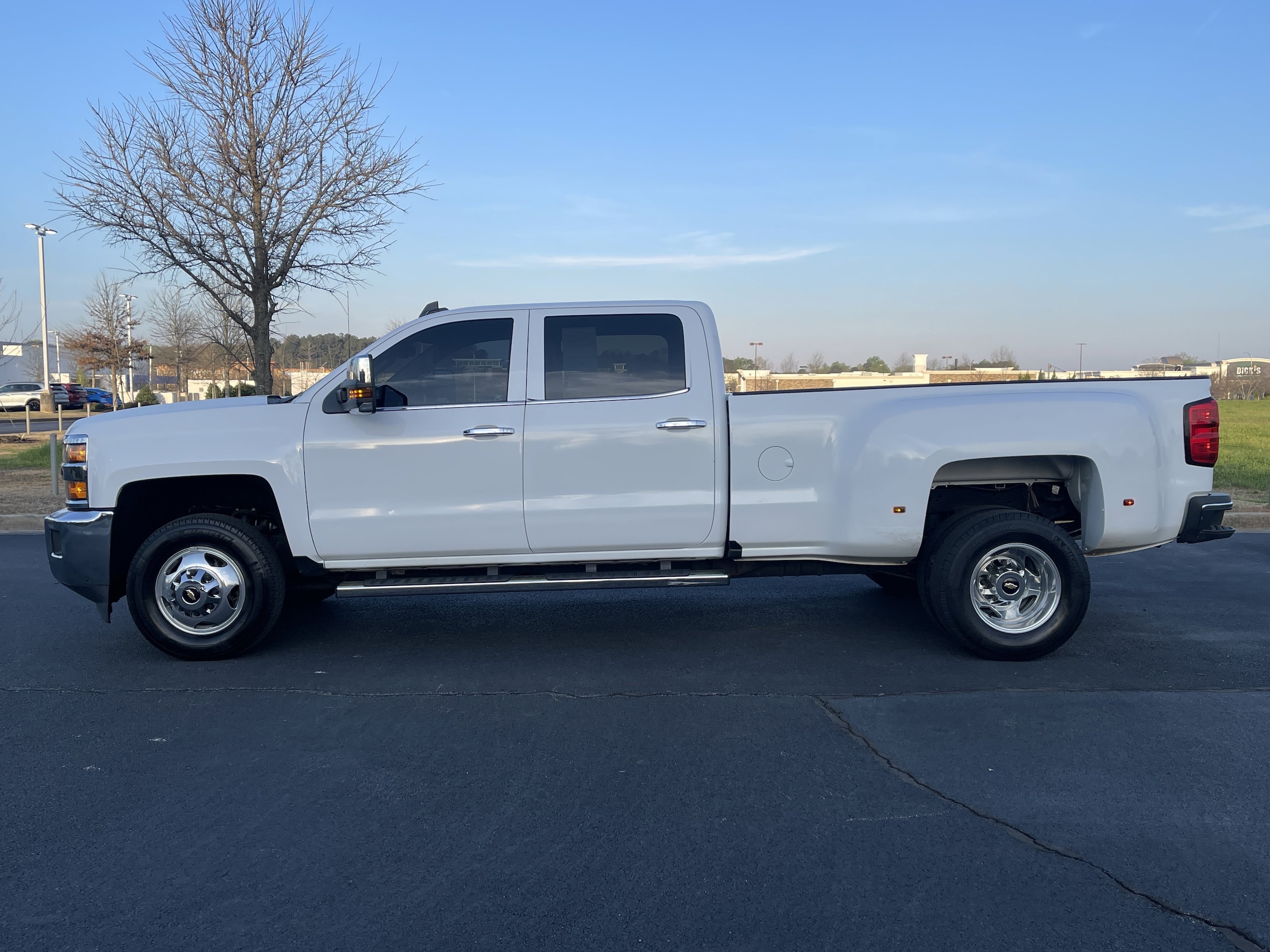 2016 Chevrolet Silverado 3500HD LTZ photo 4