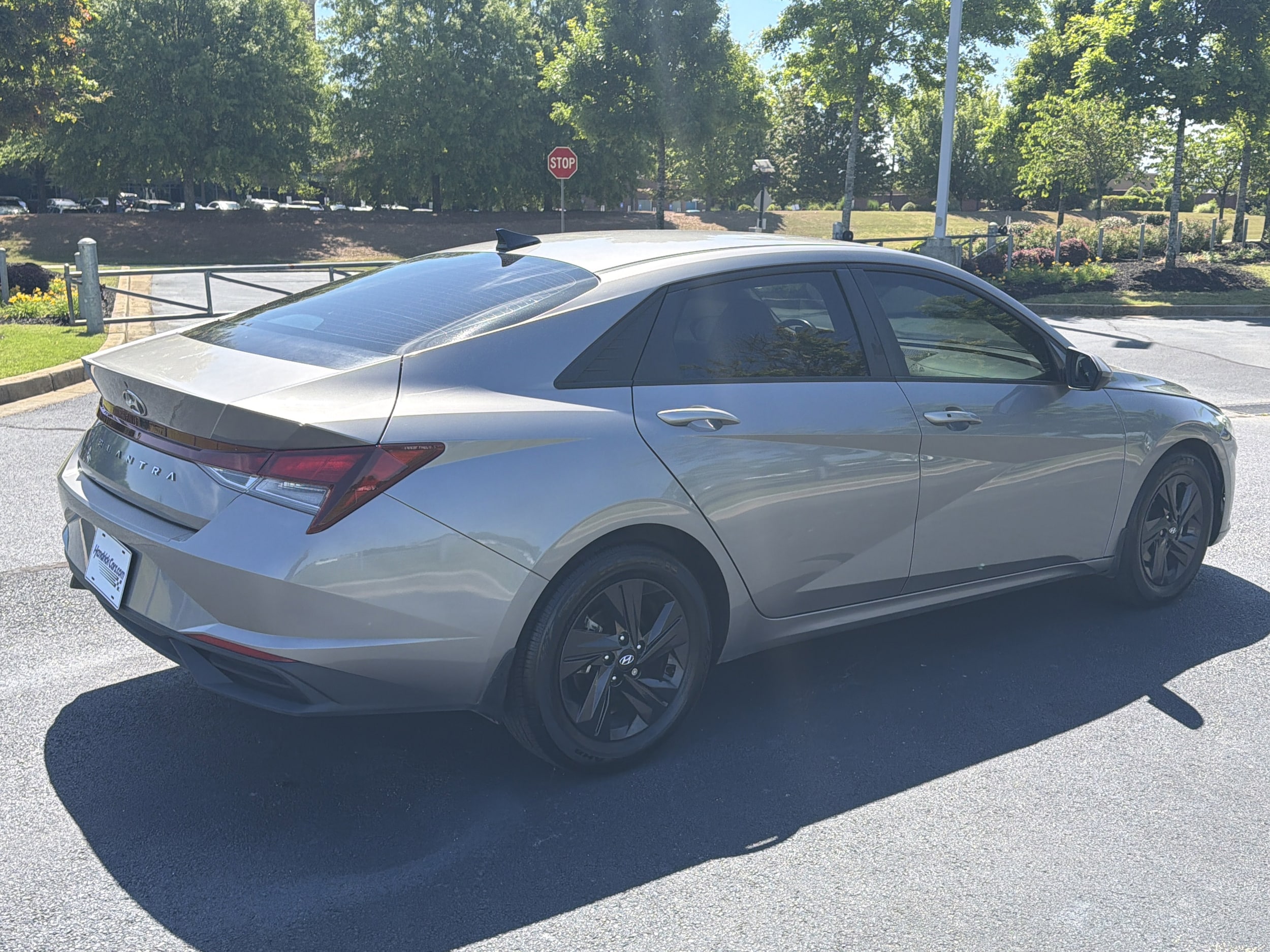 2021 Hyundai Elantra SEL photo 3