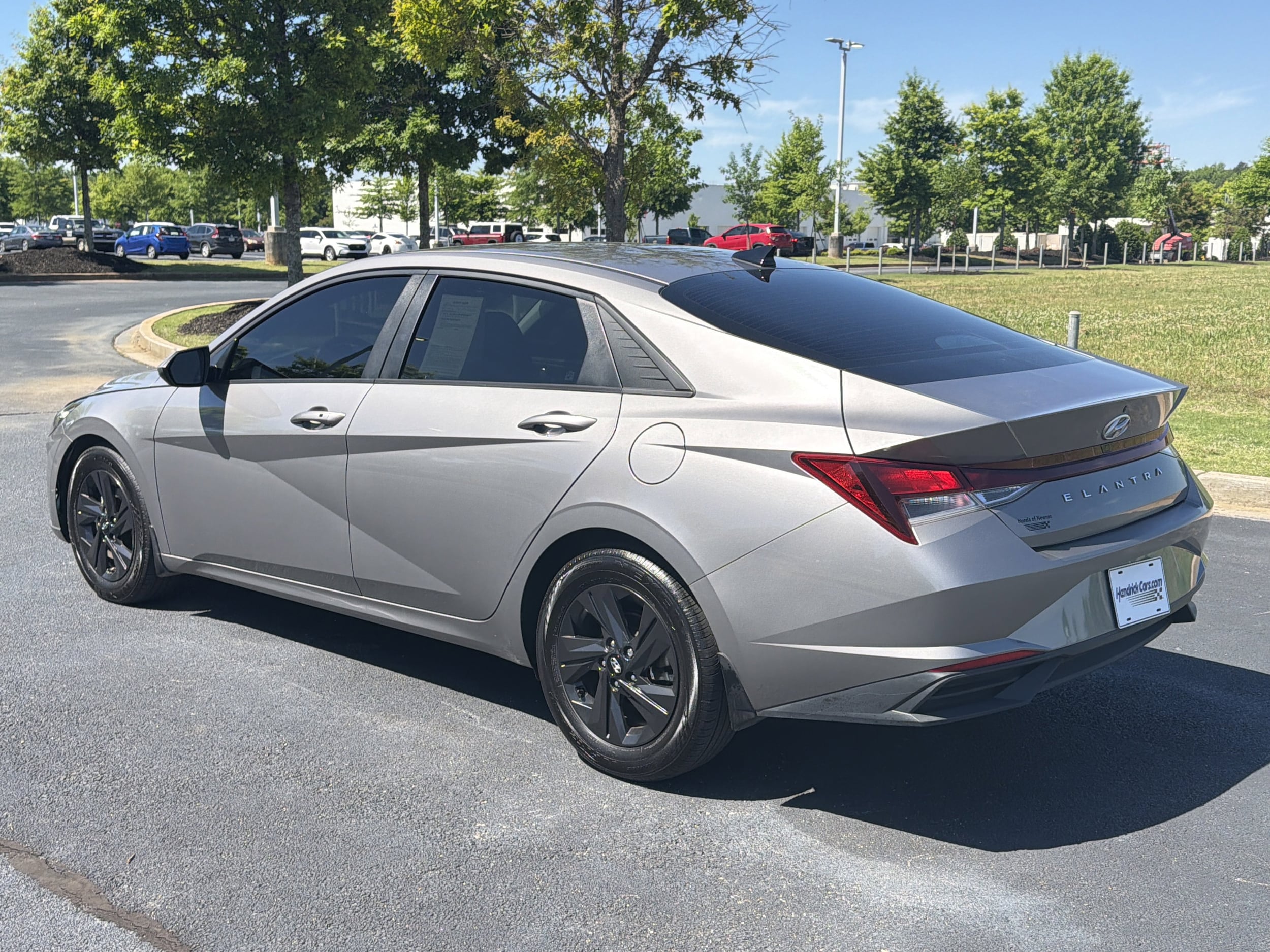 2021 Hyundai Elantra SEL photo 5