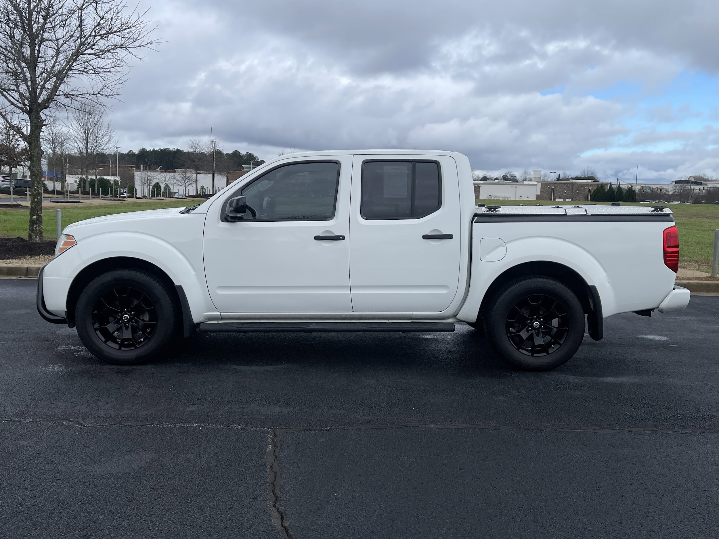 2019 Nissan Frontier SV photo 5