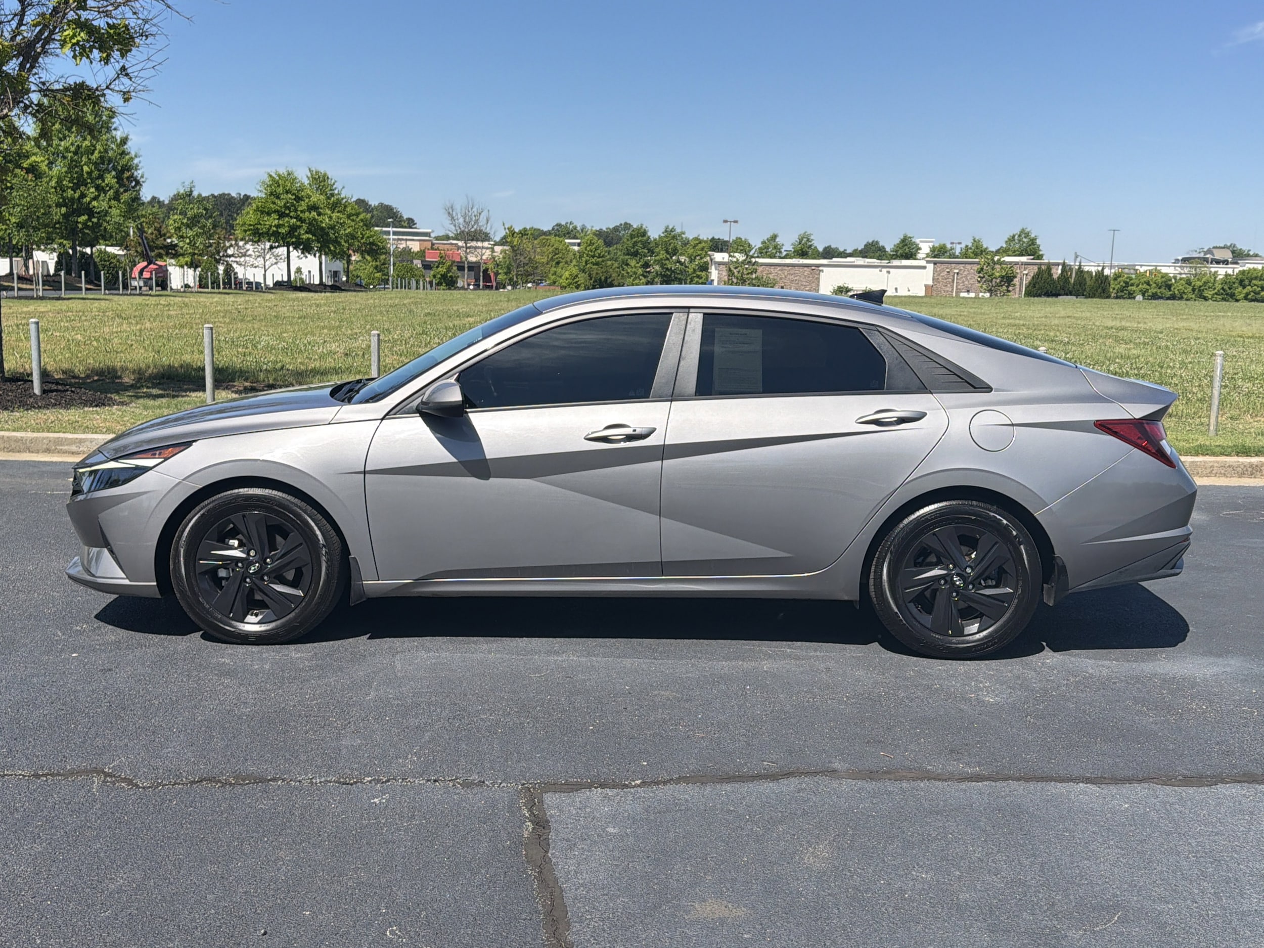 2021 Hyundai Elantra SEL photo 4