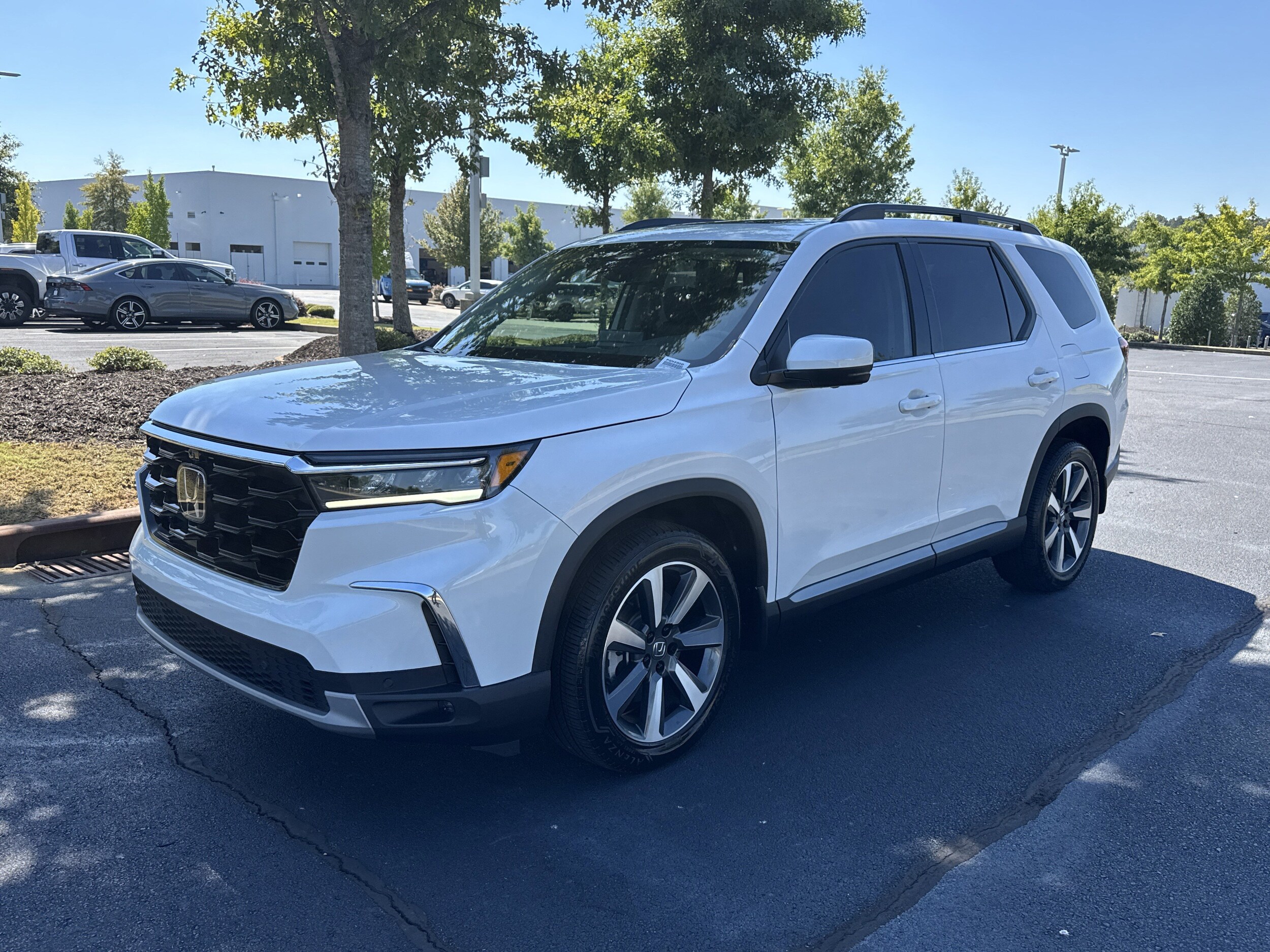 2023 Honda Pilot Elite photo 2