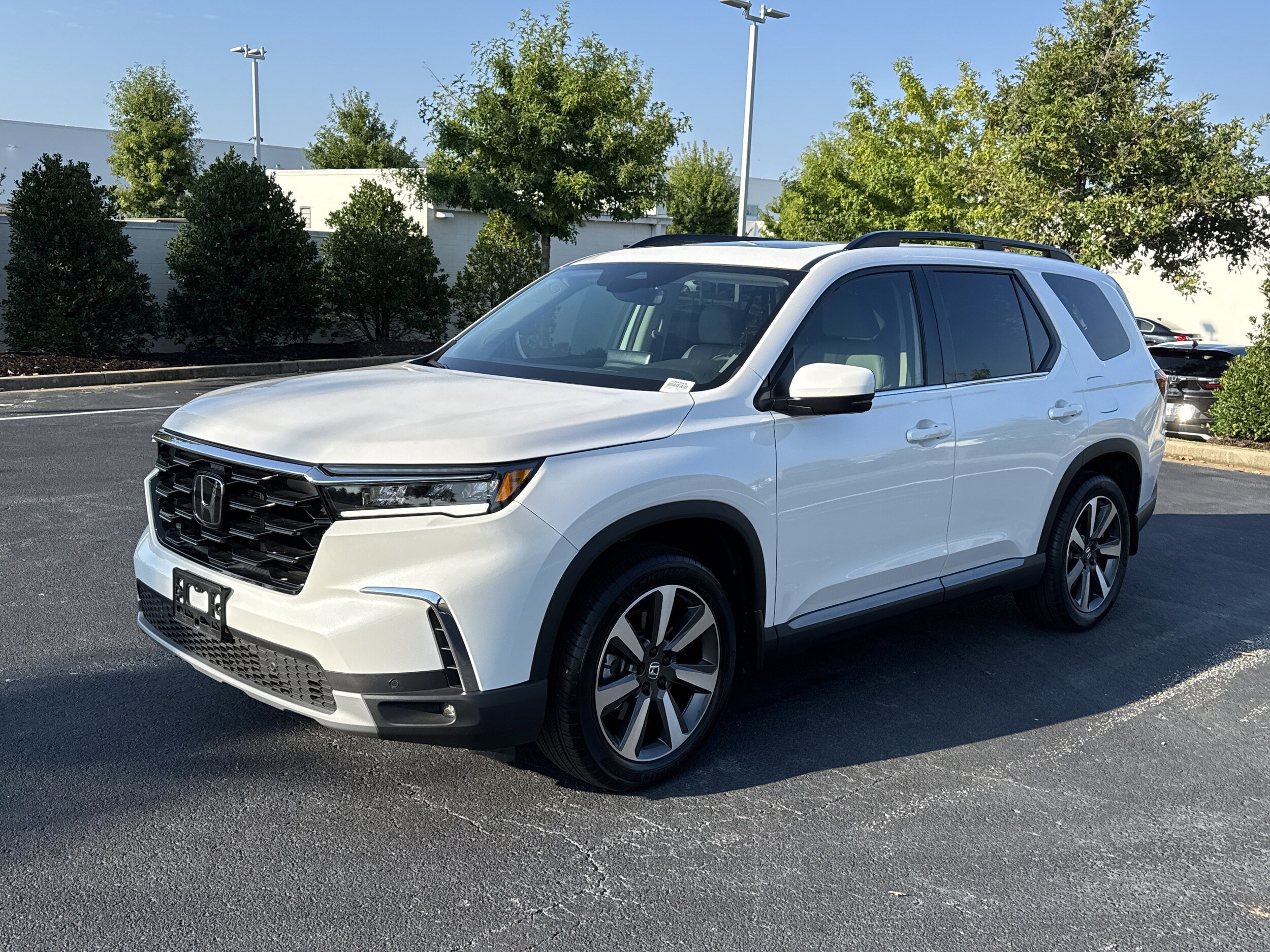 2025 Honda Pilot Touring photo 3
