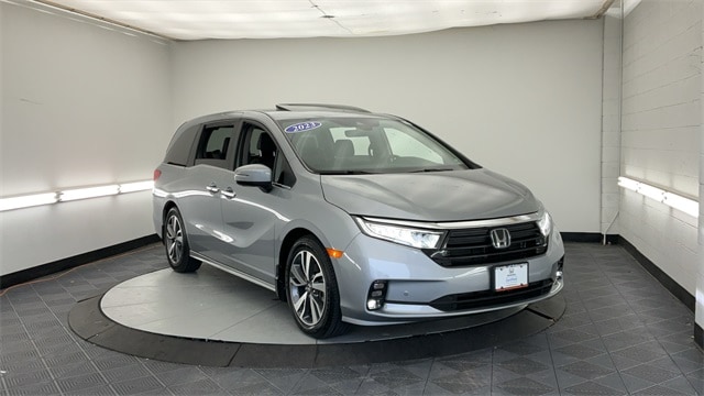 2023 Honda Odyssey Touring's photo